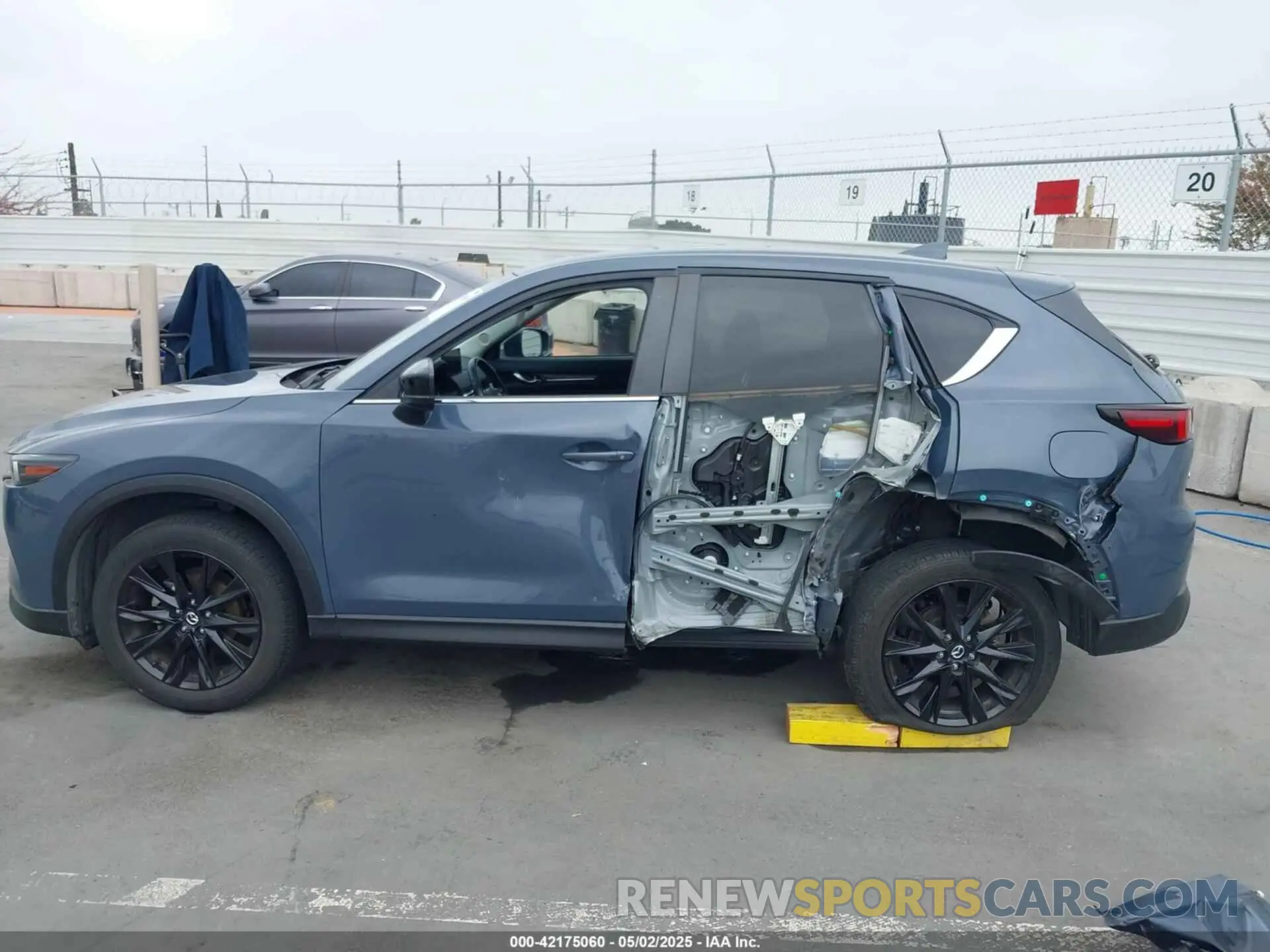 15 fotografías del automóvil dañado JM3KFBCM2N0530891 MAZDA CX-5 2022