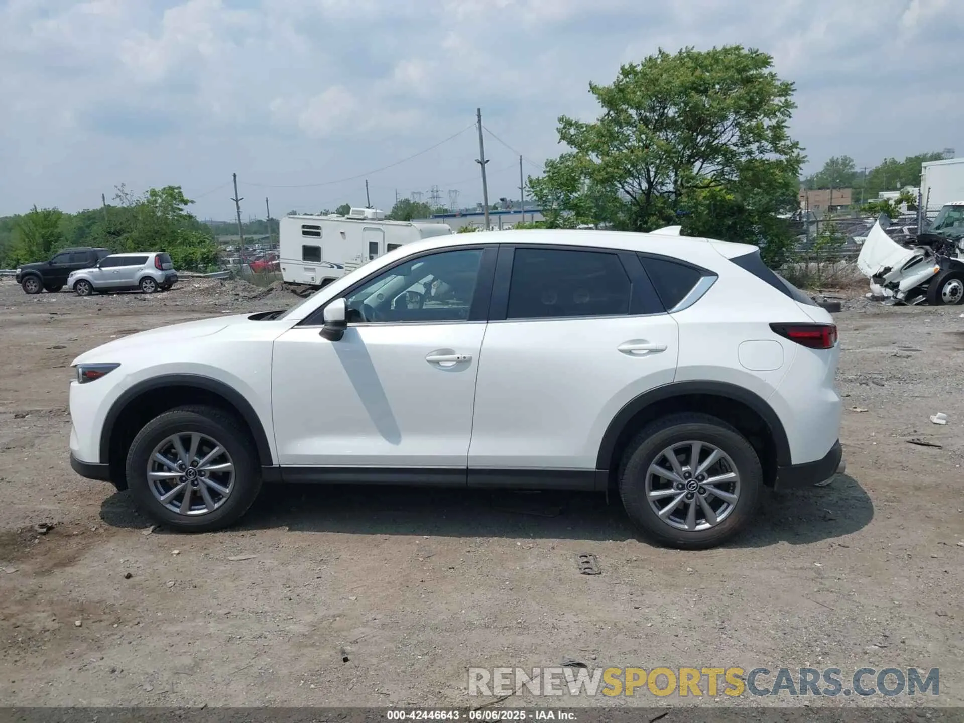 14 fotografías del automóvil dañado JM3KFBCM3N0639960 MAZDA CX-5 2022