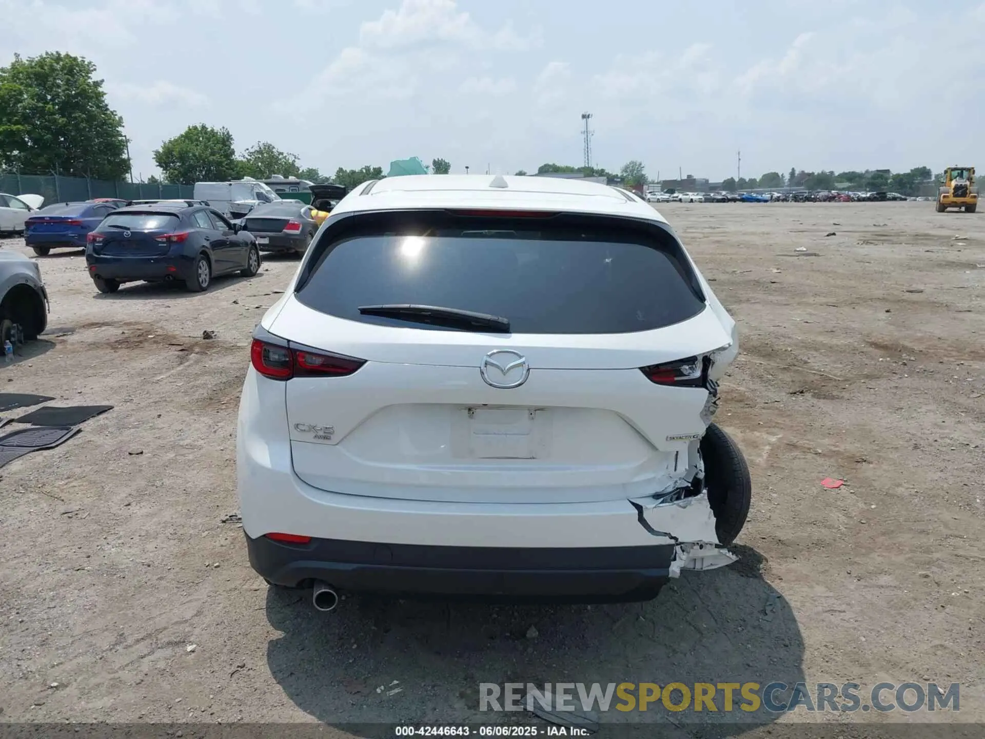16 fotografías del automóvil dañado JM3KFBCM3N0639960 MAZDA CX-5 2022