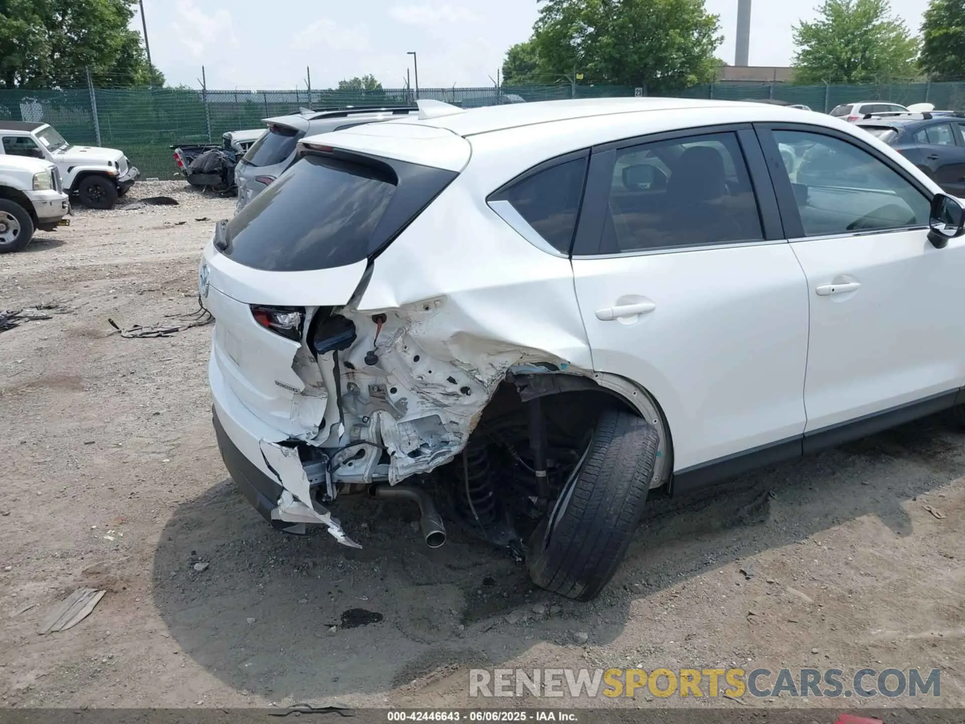 6 fotografías del automóvil dañado JM3KFBCM3N0639960 MAZDA CX-5 2022
