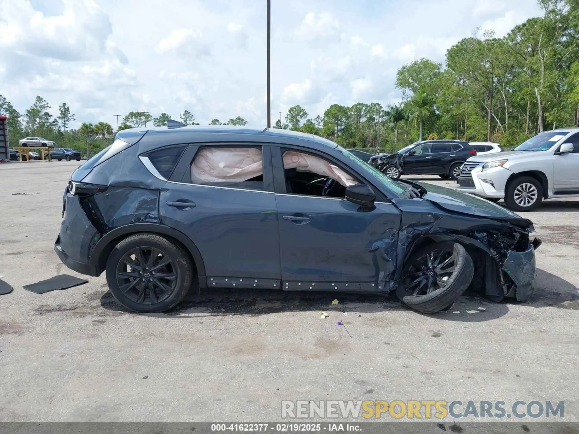 13 fotografías del automóvil dañado JM3KFBCM4N0529516 MAZDA CX-5 2022