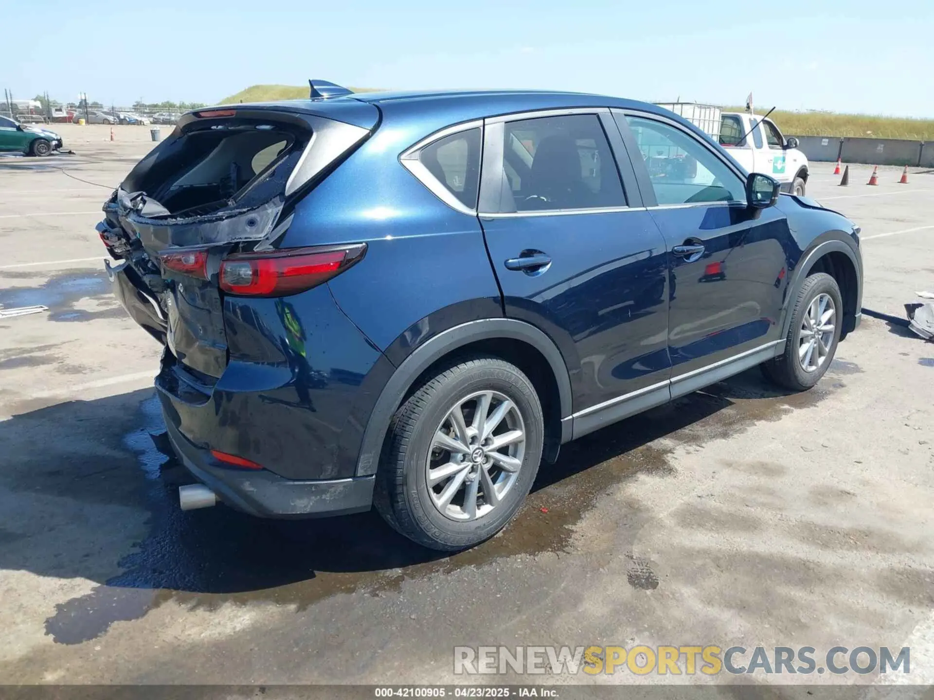 4 fotografías del automóvil dañado JM3KFBCM5N0635733 MAZDA CX-5 2022