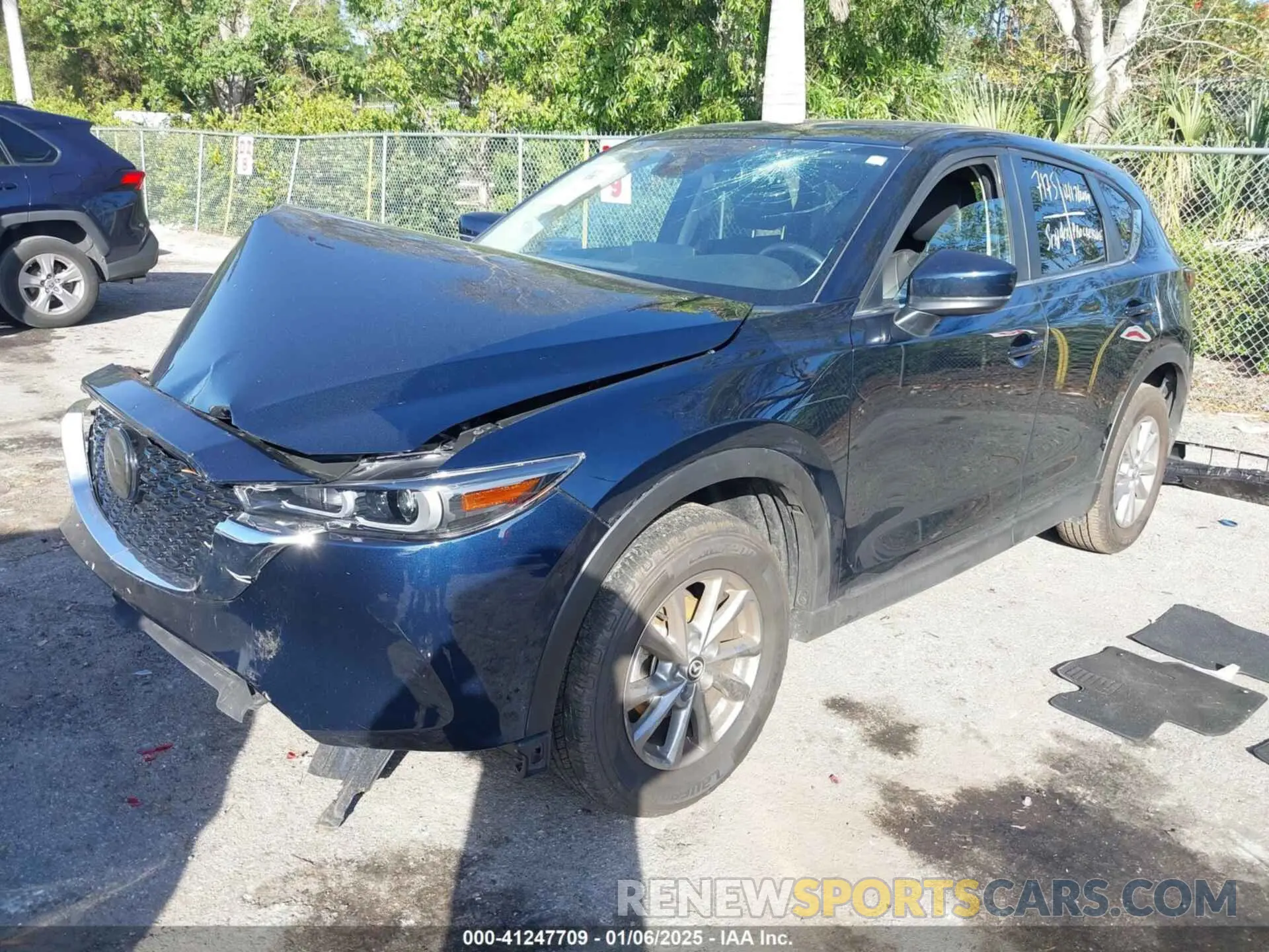 2 fotografías del automóvil dañado JM3KFBCM7N0619047 MAZDA CX-5 2022