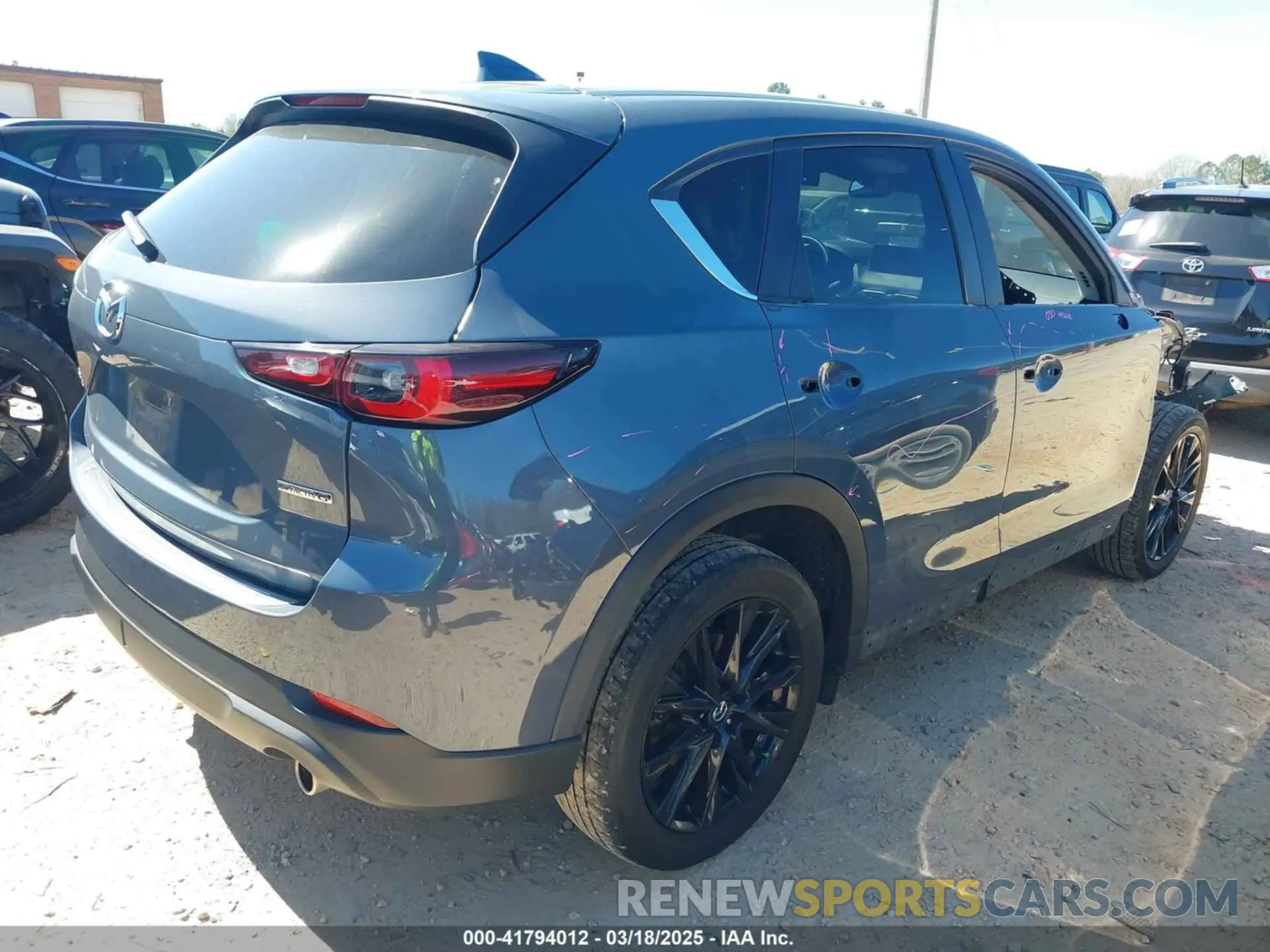 4 fotografías del automóvil dañado JM3KFBCM8N0584325 MAZDA CX-5 2022