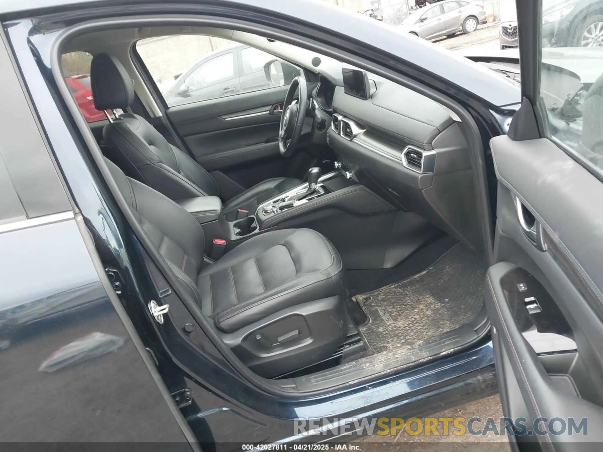5 fotografías del automóvil dañado JM3KFBDM3N1523926 MAZDA CX-5 2022