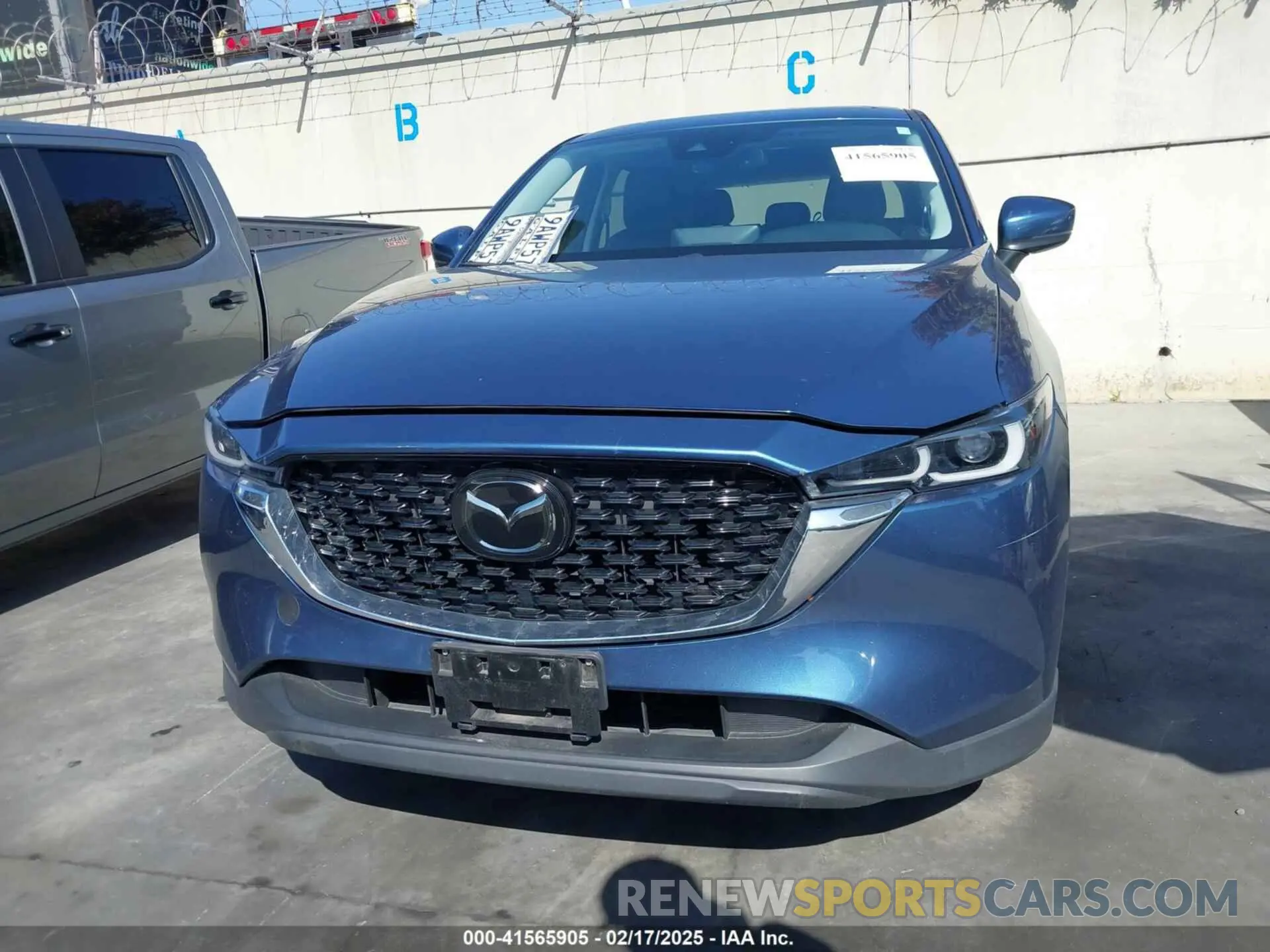 12 fotografías del automóvil dañado JM3KFBDM4N0573577 MAZDA CX-5 2022