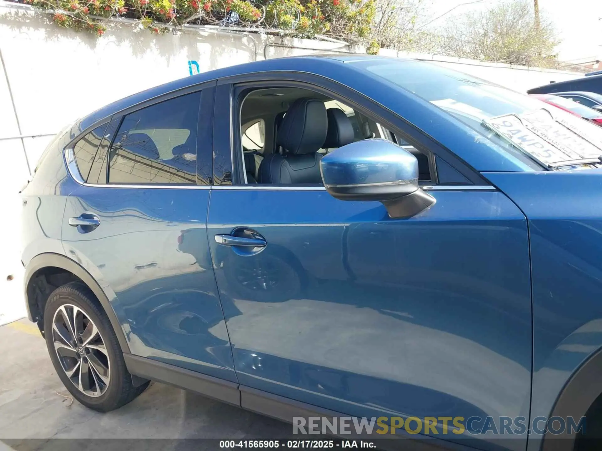 13 fotografías del automóvil dañado JM3KFBDM4N0573577 MAZDA CX-5 2022