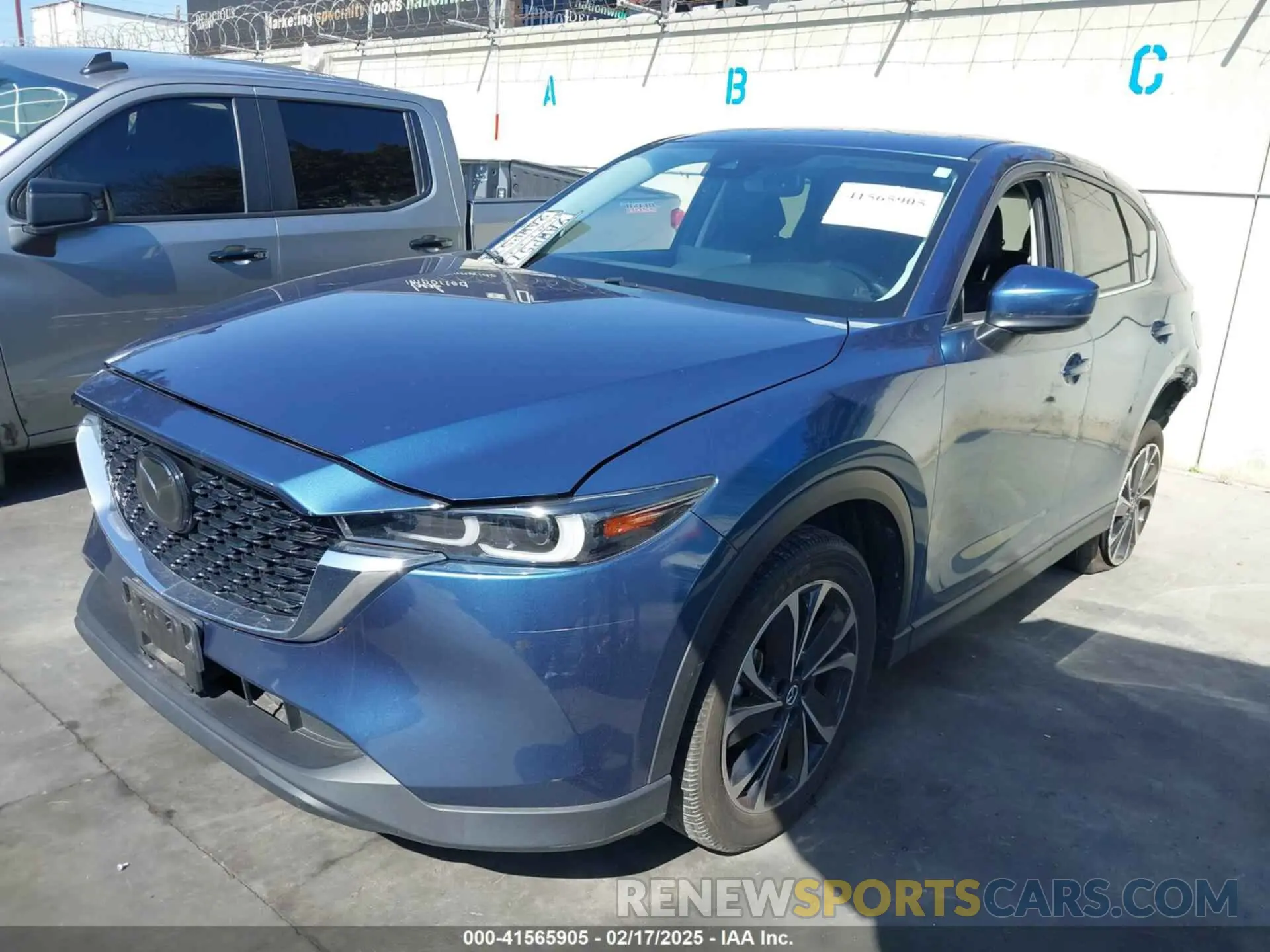 2 fotografías del automóvil dañado JM3KFBDM4N0573577 MAZDA CX-5 2022