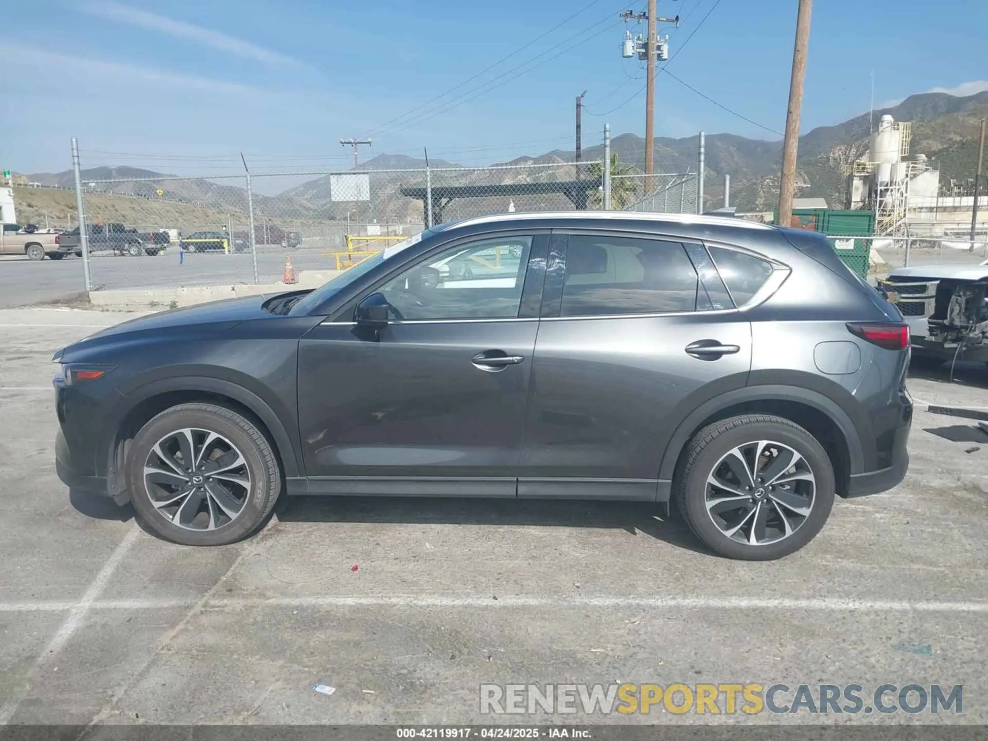 14 fotografías del automóvil dañado JM3KFBEM0N0556628 MAZDA CX-5 2022