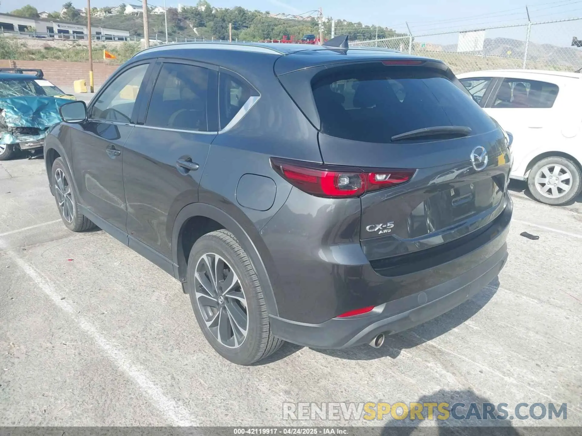 3 fotografías del automóvil dañado JM3KFBEM0N0556628 MAZDA CX-5 2022