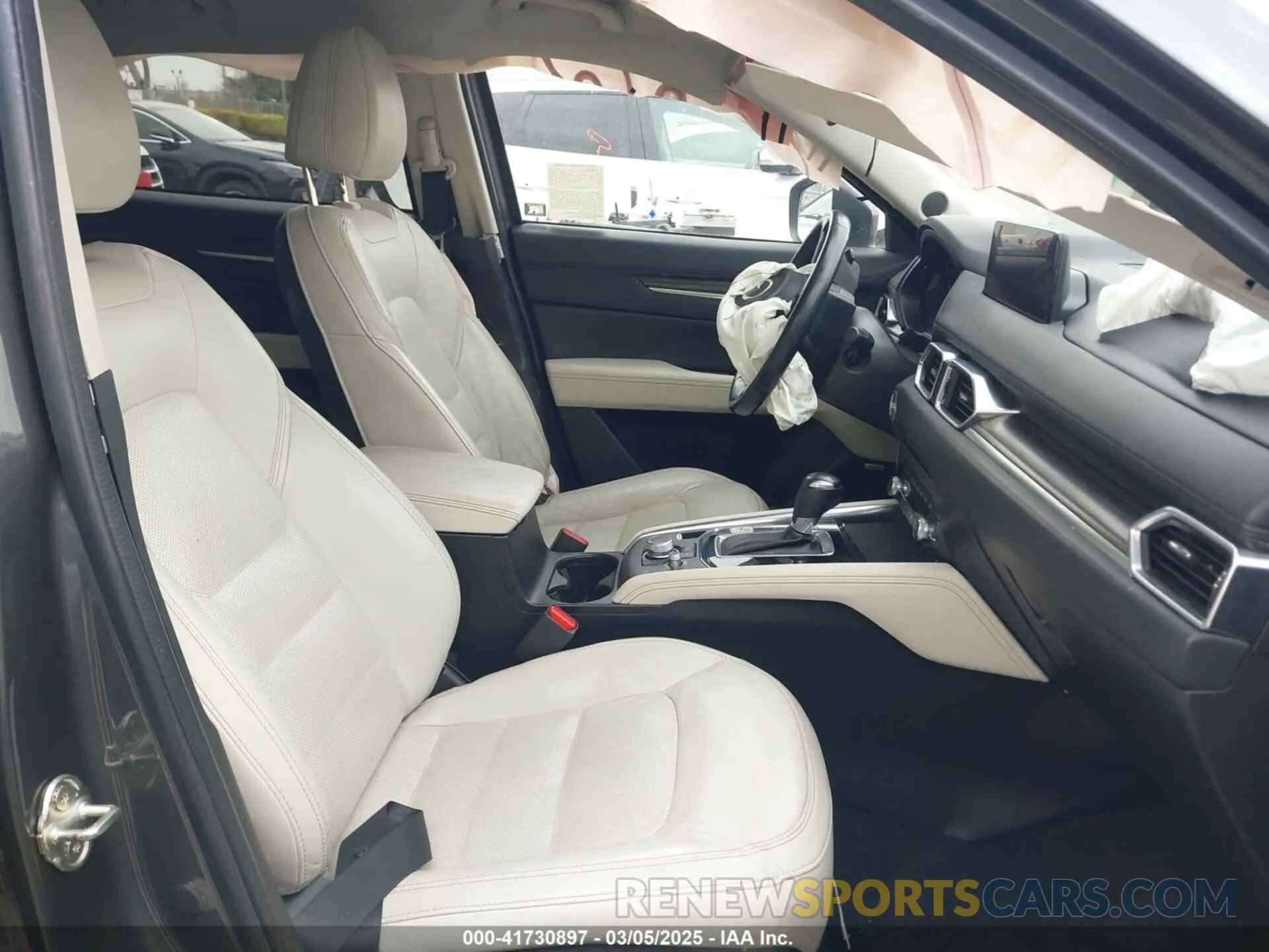 5 fotografías del automóvil dañado JM3KFBEM1N0523105 MAZDA CX-5 2022
