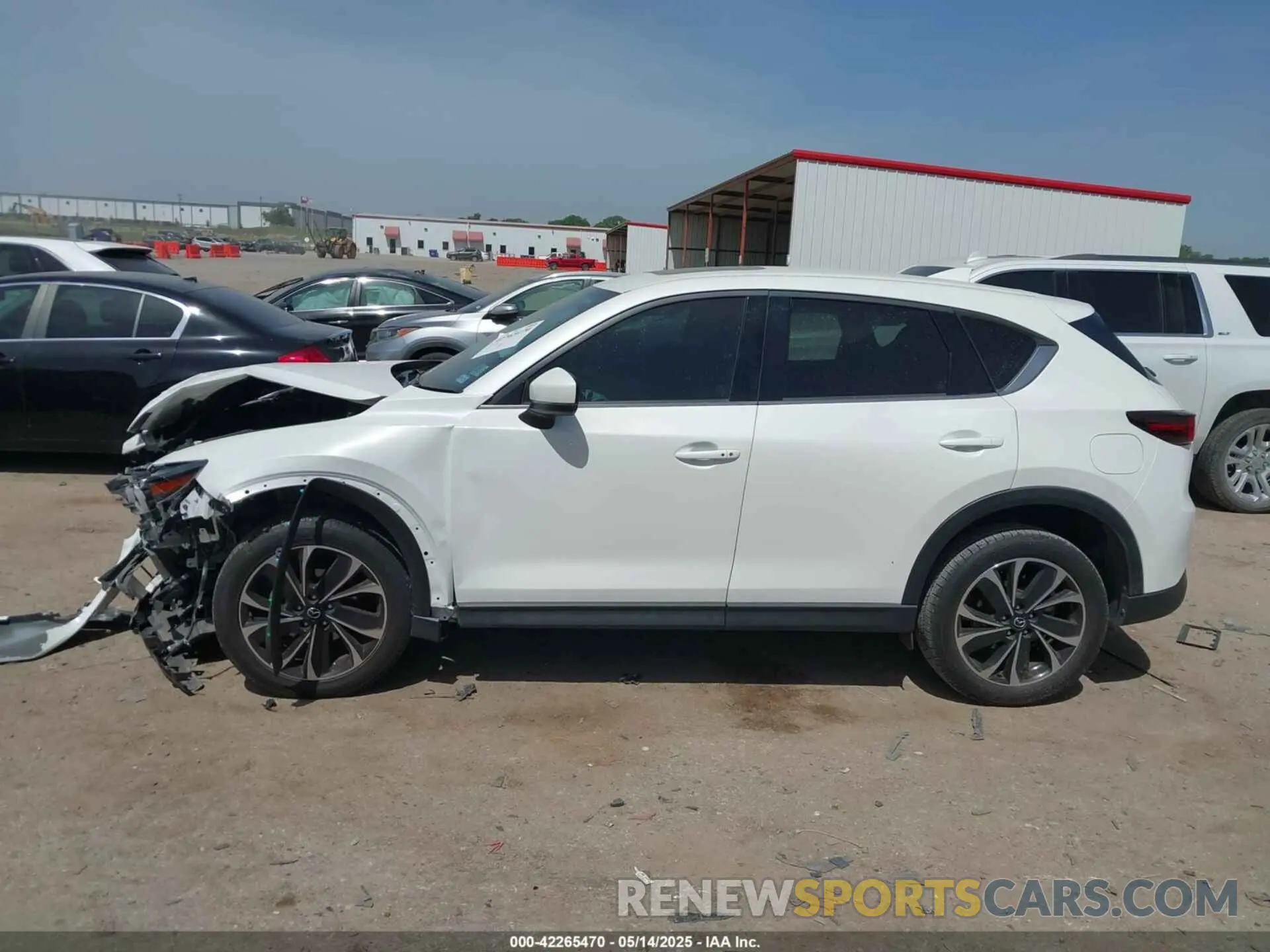 14 fotografías del automóvil dañado JM3KFBEM3N1576592 MAZDA CX-5 2022