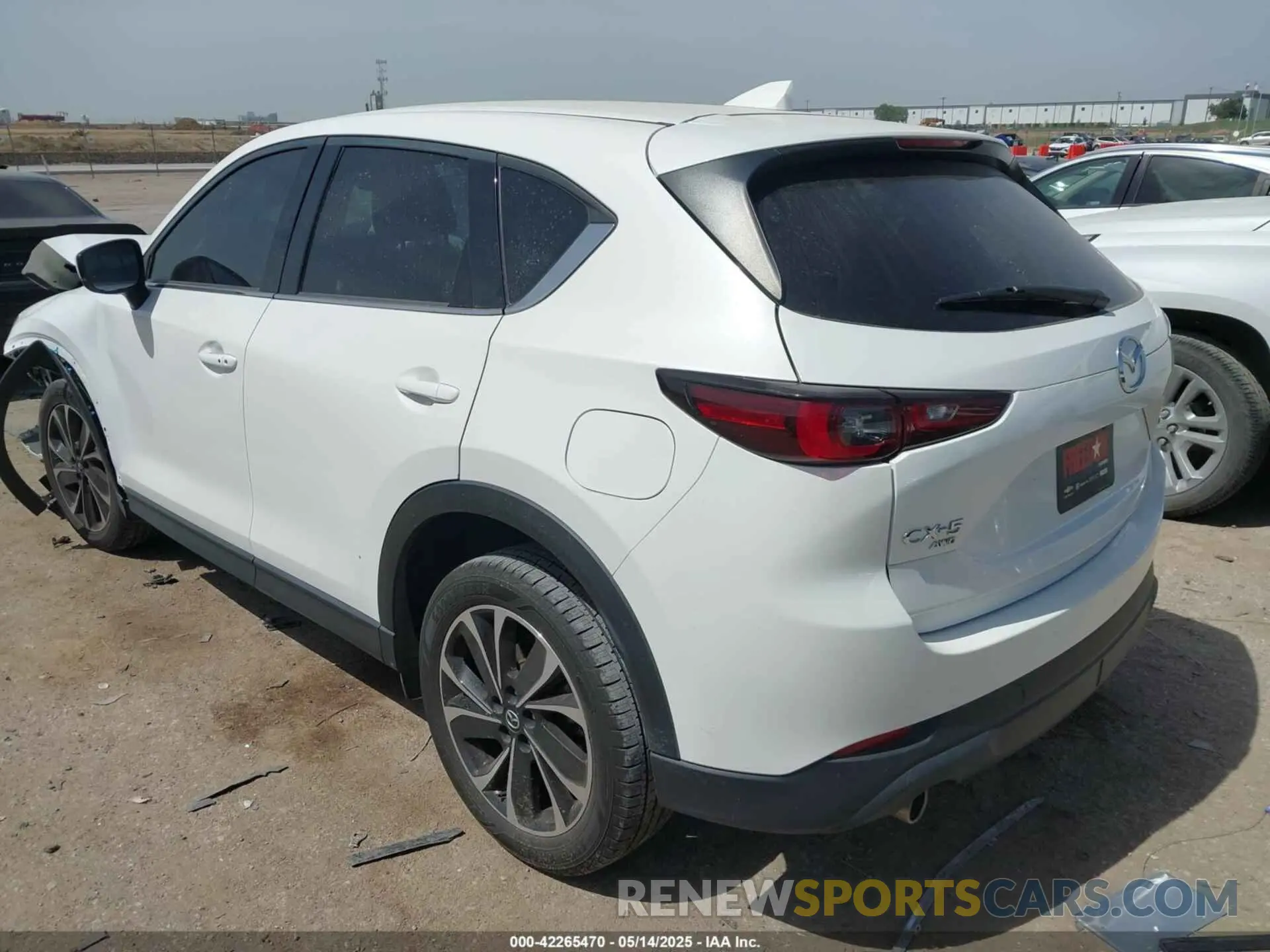 3 fotografías del automóvil dañado JM3KFBEM3N1576592 MAZDA CX-5 2022