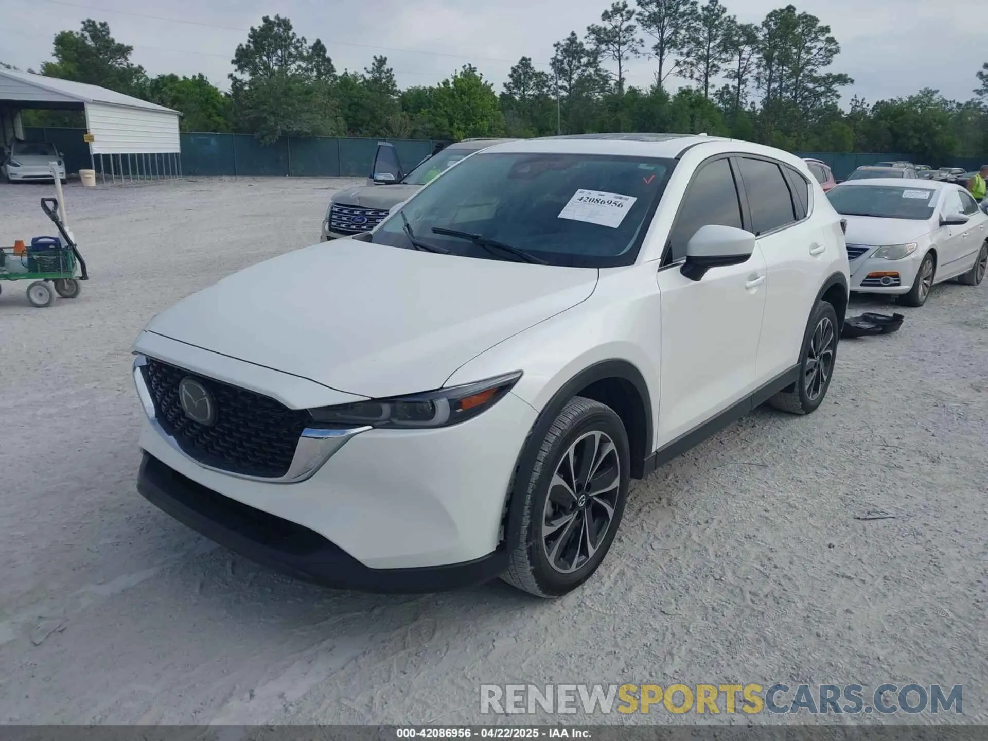 2 fotografías del automóvil dañado JM3KFBEM5N1579297 MAZDA CX-5 2022