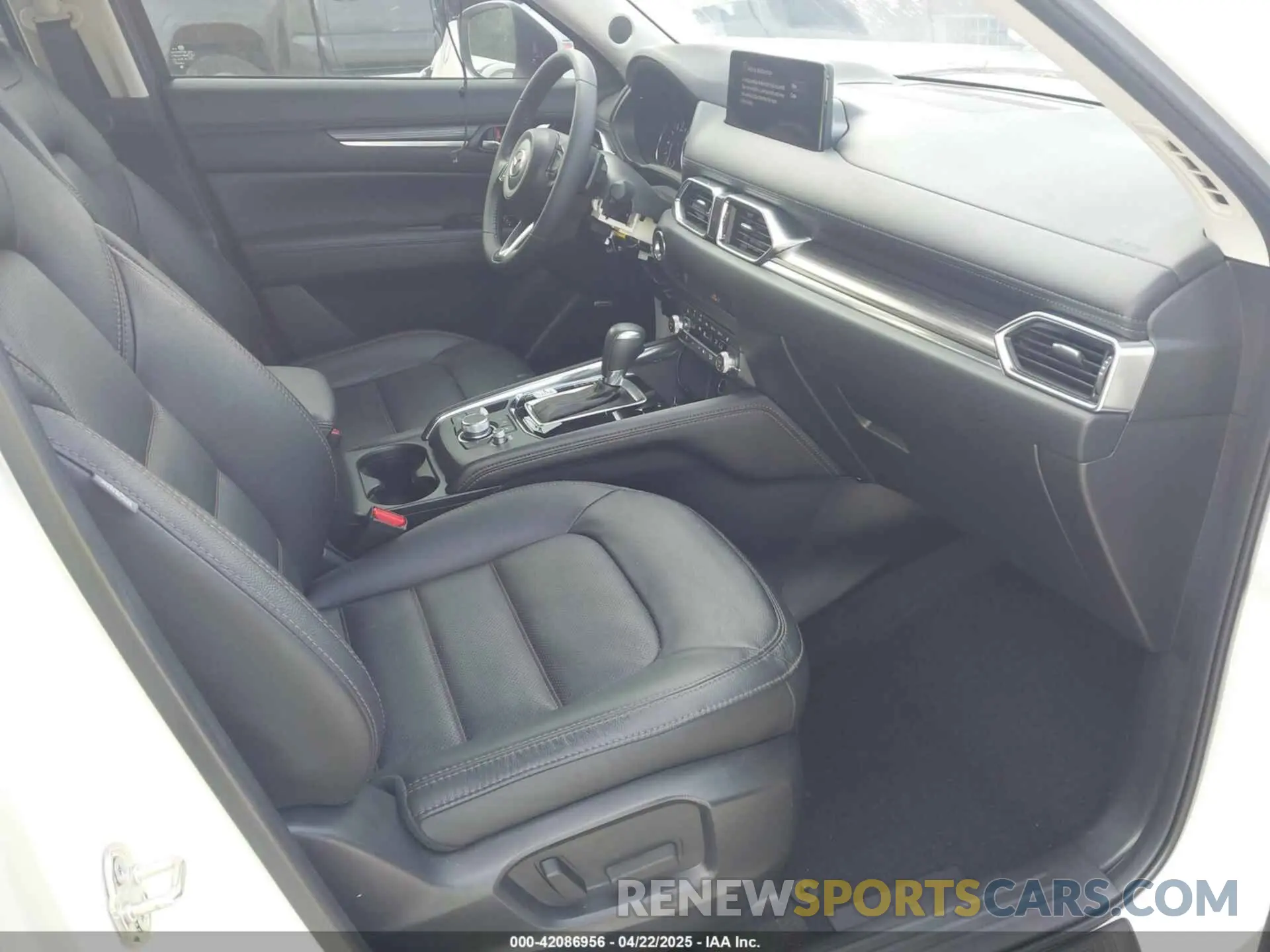 5 fotografías del automóvil dañado JM3KFBEM5N1579297 MAZDA CX-5 2022