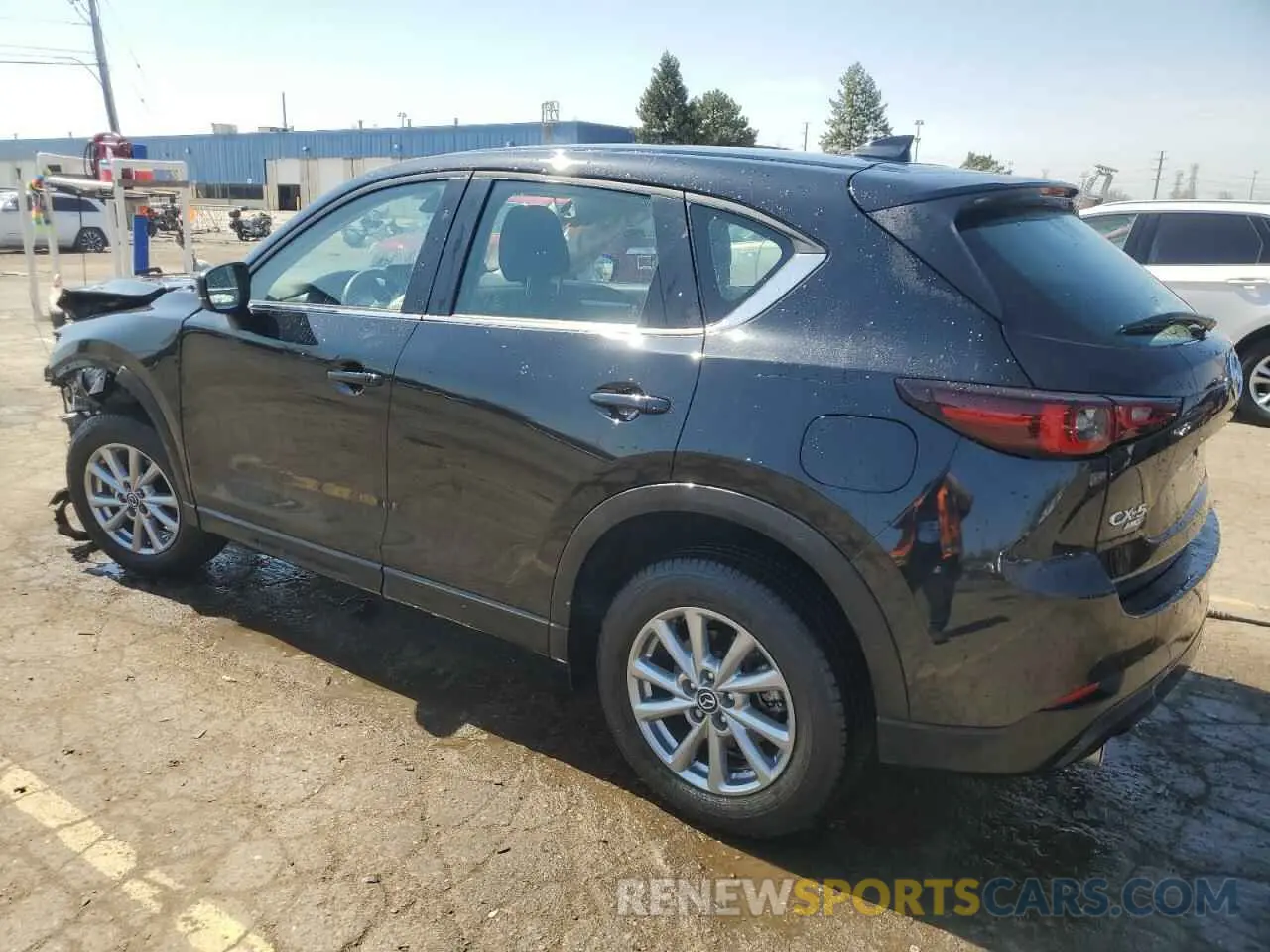 2 fotografías del automóvil dañado JM3KFBAM1P0201394 MAZDA CX-5 2023