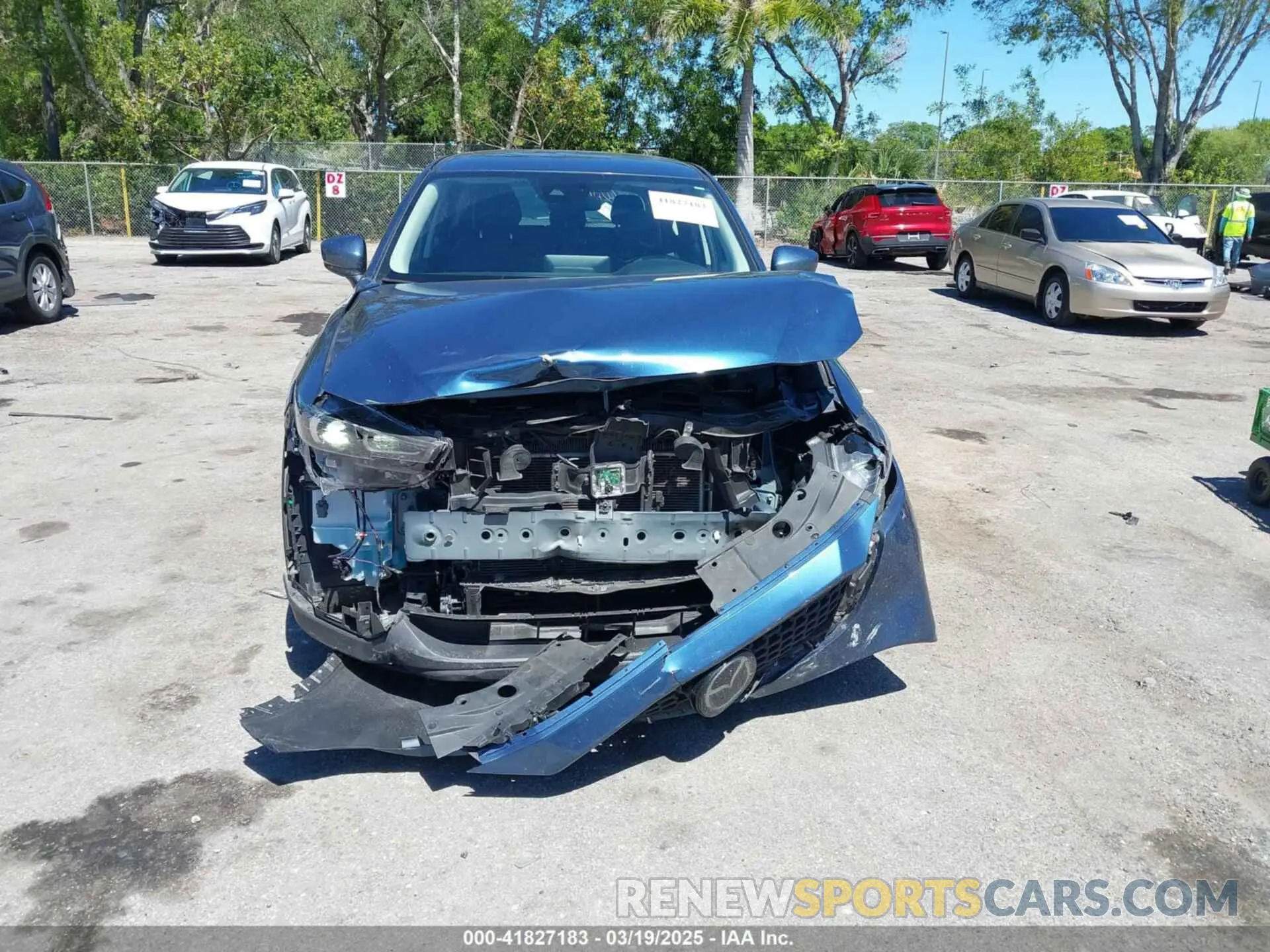 12 fotografías del automóvil dañado JM3KFBAM1P0204599 MAZDA CX-5 2023