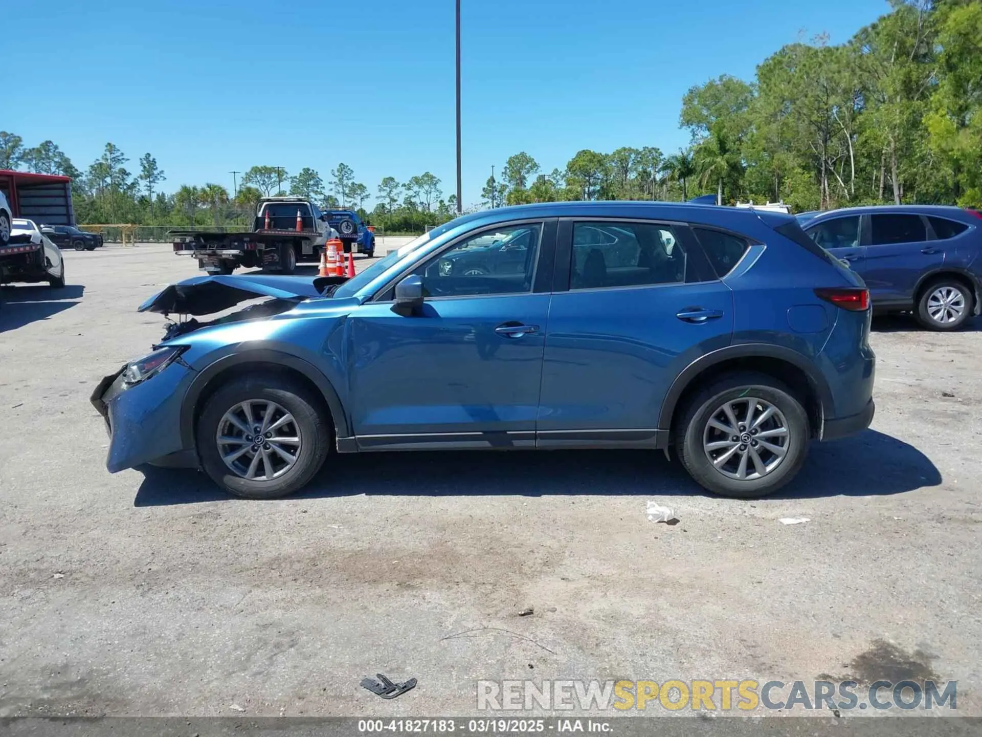 14 fotografías del automóvil dañado JM3KFBAM1P0204599 MAZDA CX-5 2023