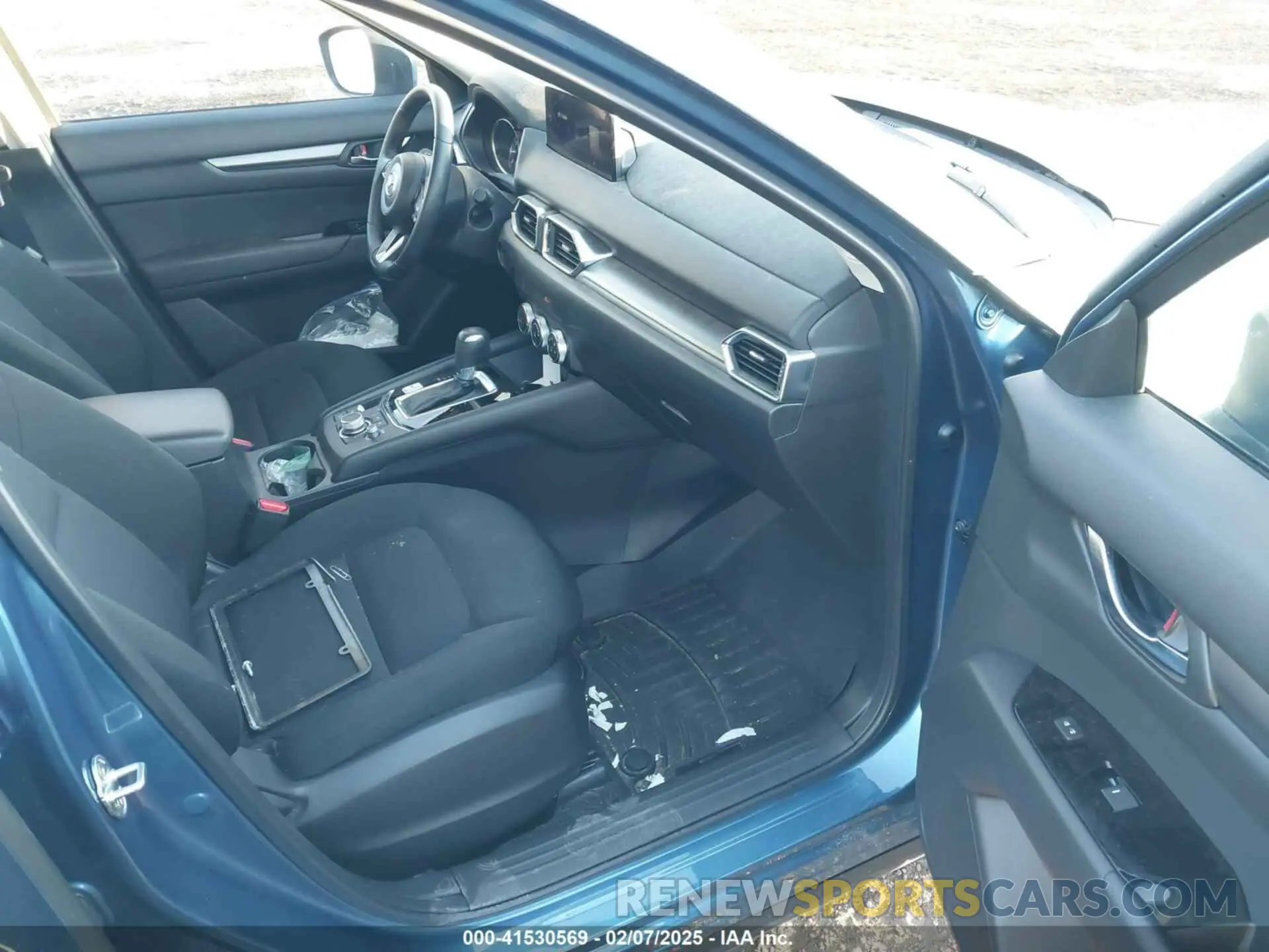 5 fotografías del automóvil dañado JM3KFBAM4P0137853 MAZDA CX-5 2023