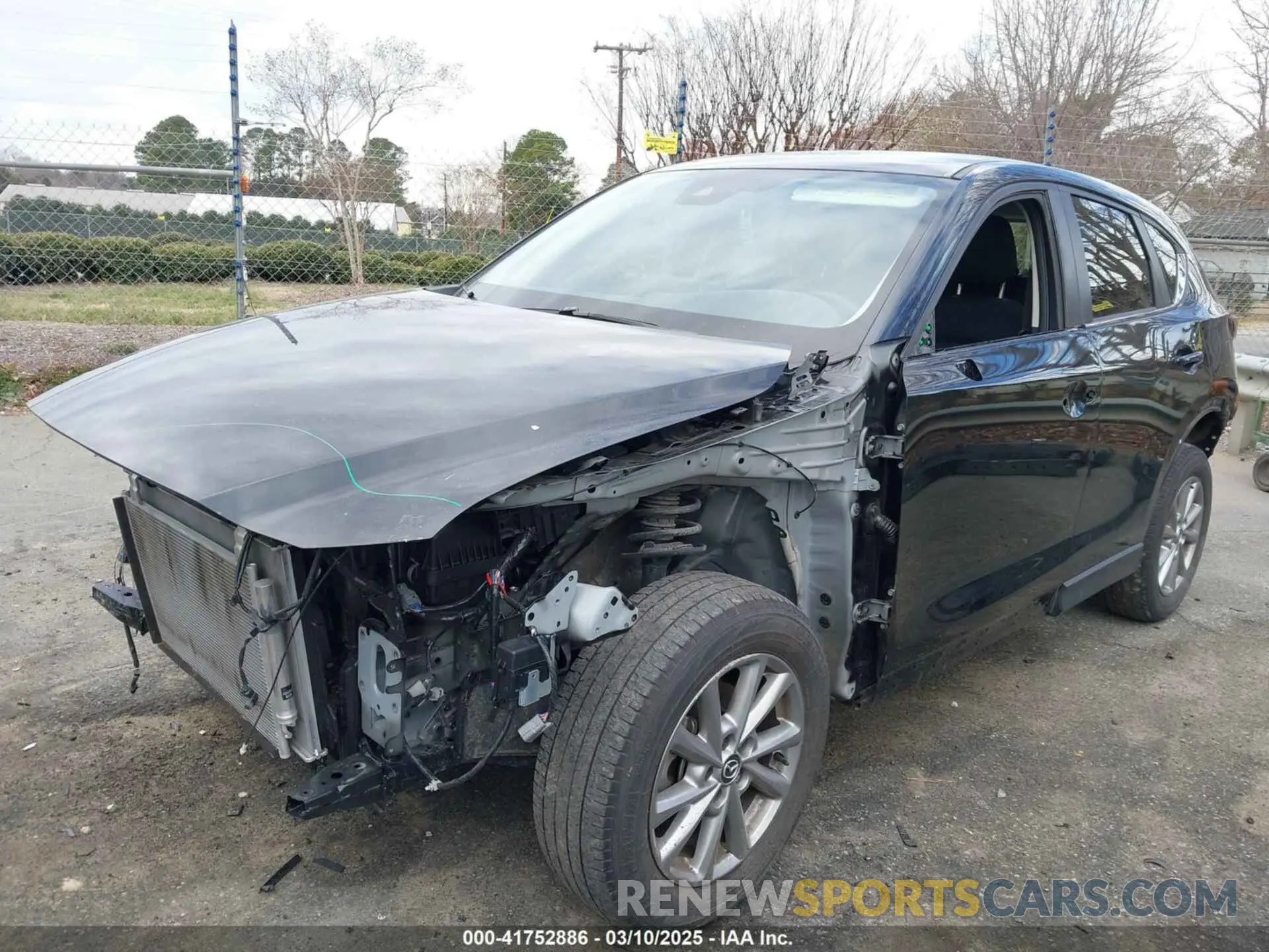 2 fotografías del automóvil dañado JM3KFBAM4P0262772 MAZDA CX-5 2023