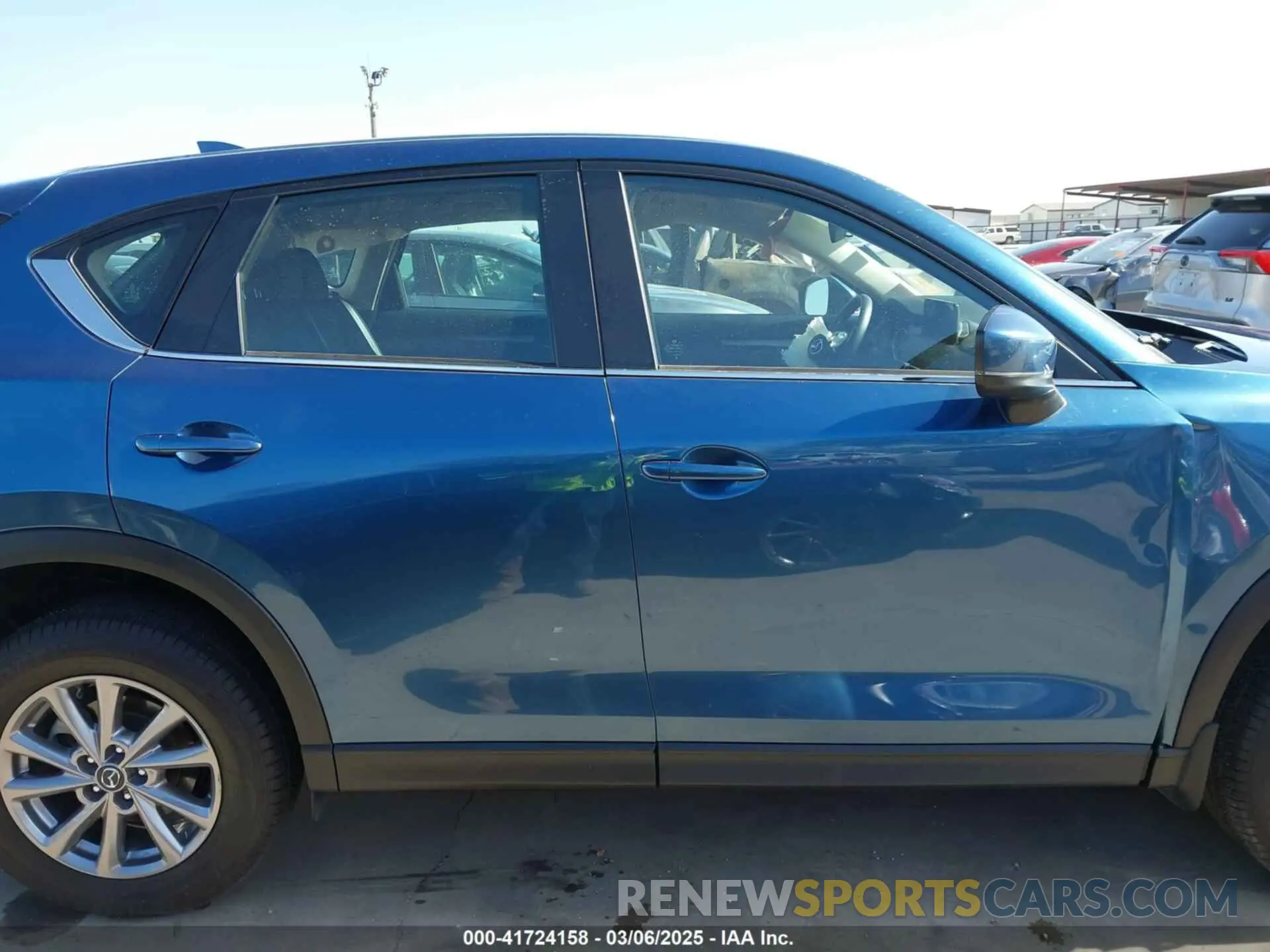 13 fotografías del automóvil dañado JM3KFBAM4P0281628 MAZDA CX-5 2023