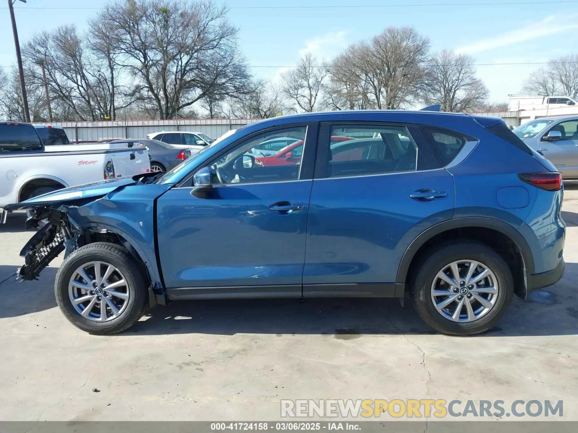 14 fotografías del automóvil dañado JM3KFBAM4P0281628 MAZDA CX-5 2023