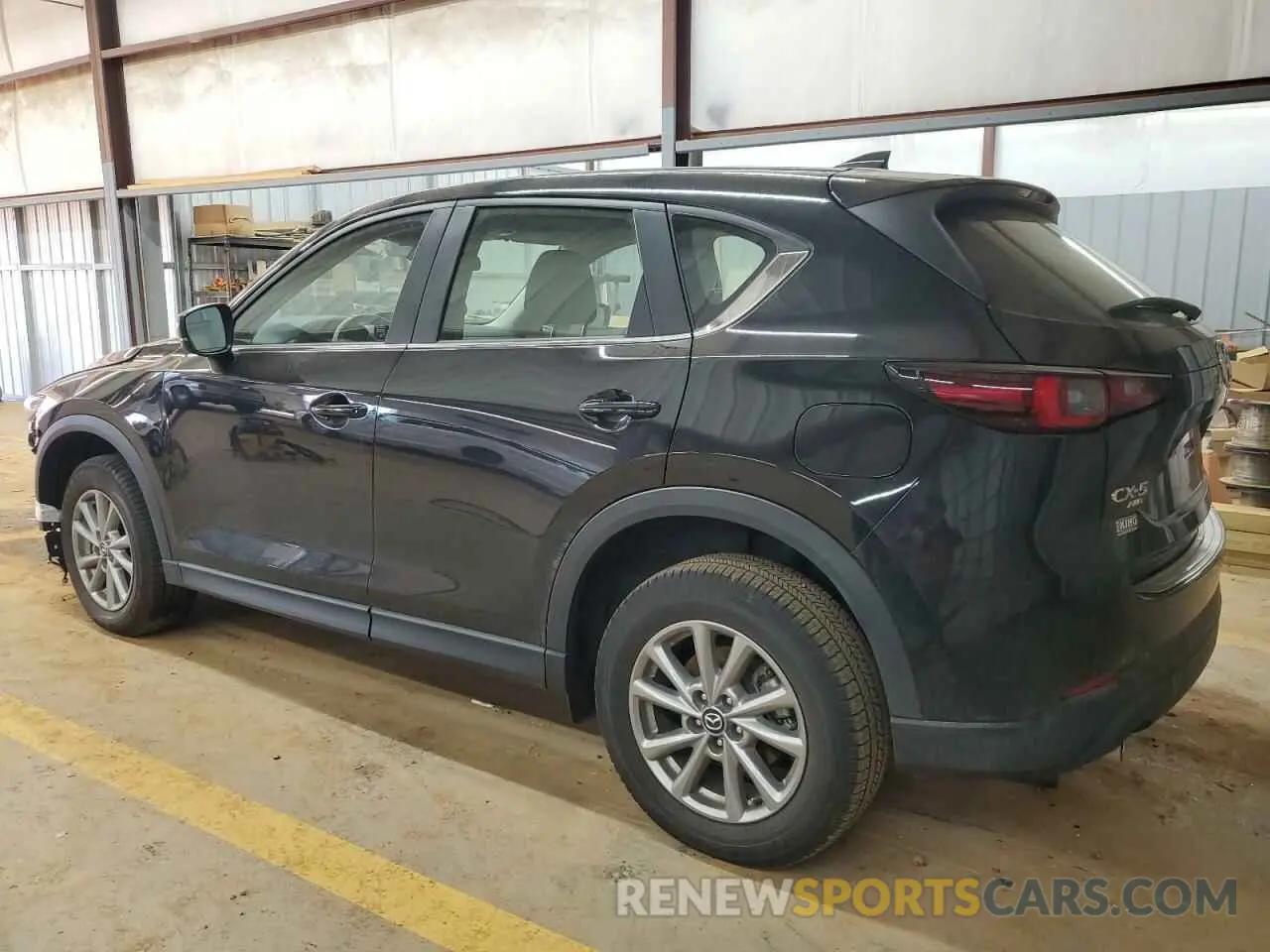 2 fotografías del automóvil dañado JM3KFBAMXP0209820 MAZDA CX-5 2023