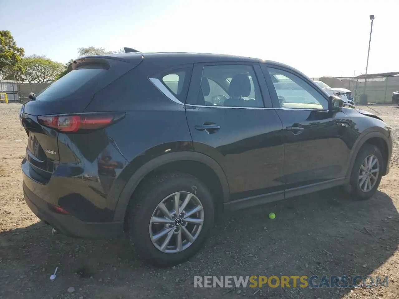 3 fotografías del automóvil dañado JM3KFBAMXP0218310 MAZDA CX-5 2023