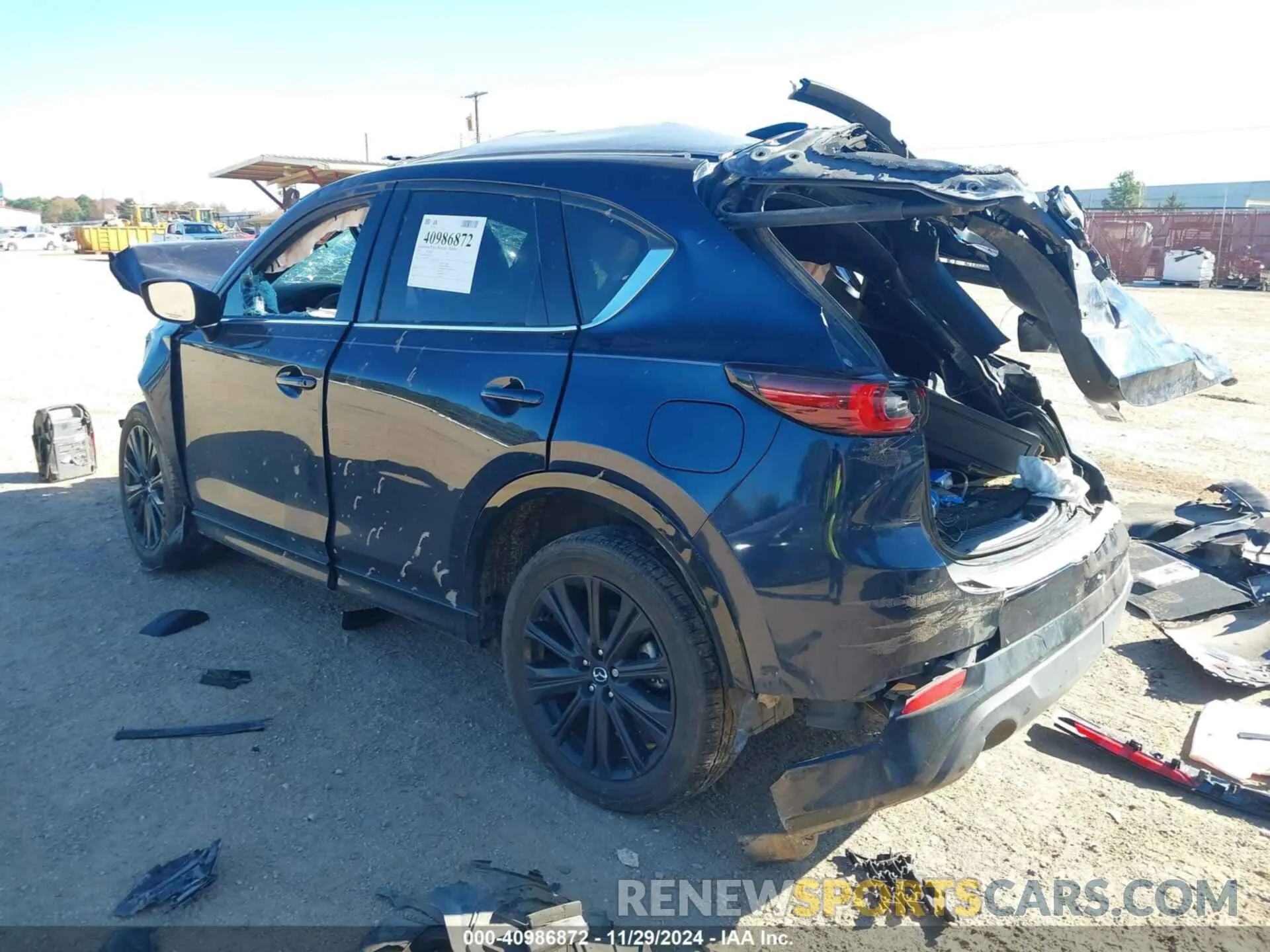 3 fotografías del automóvil dañado JM3KFBAY2P0131634 MAZDA CX-5 2023