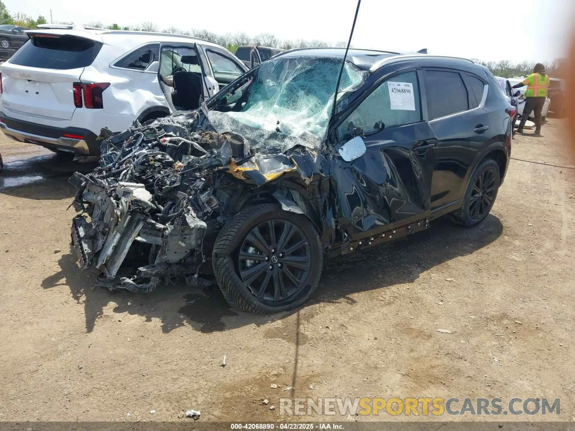 2 fotografías del automóvil dañado JM3KFBAY6P0121270 MAZDA CX-5 2023