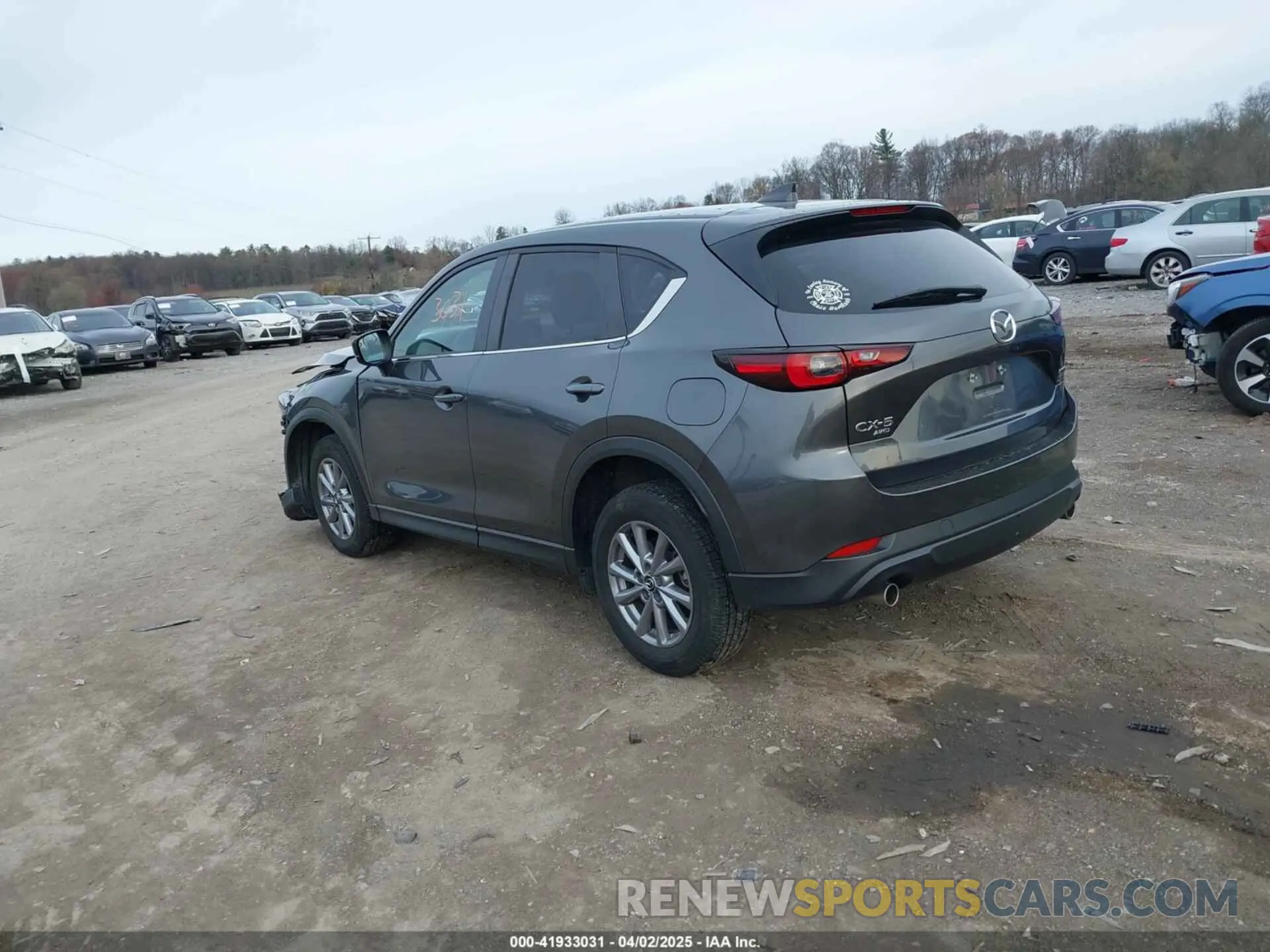 3 fotografías del automóvil dañado JM3KFBBM1P0143222 MAZDA CX-5 2023