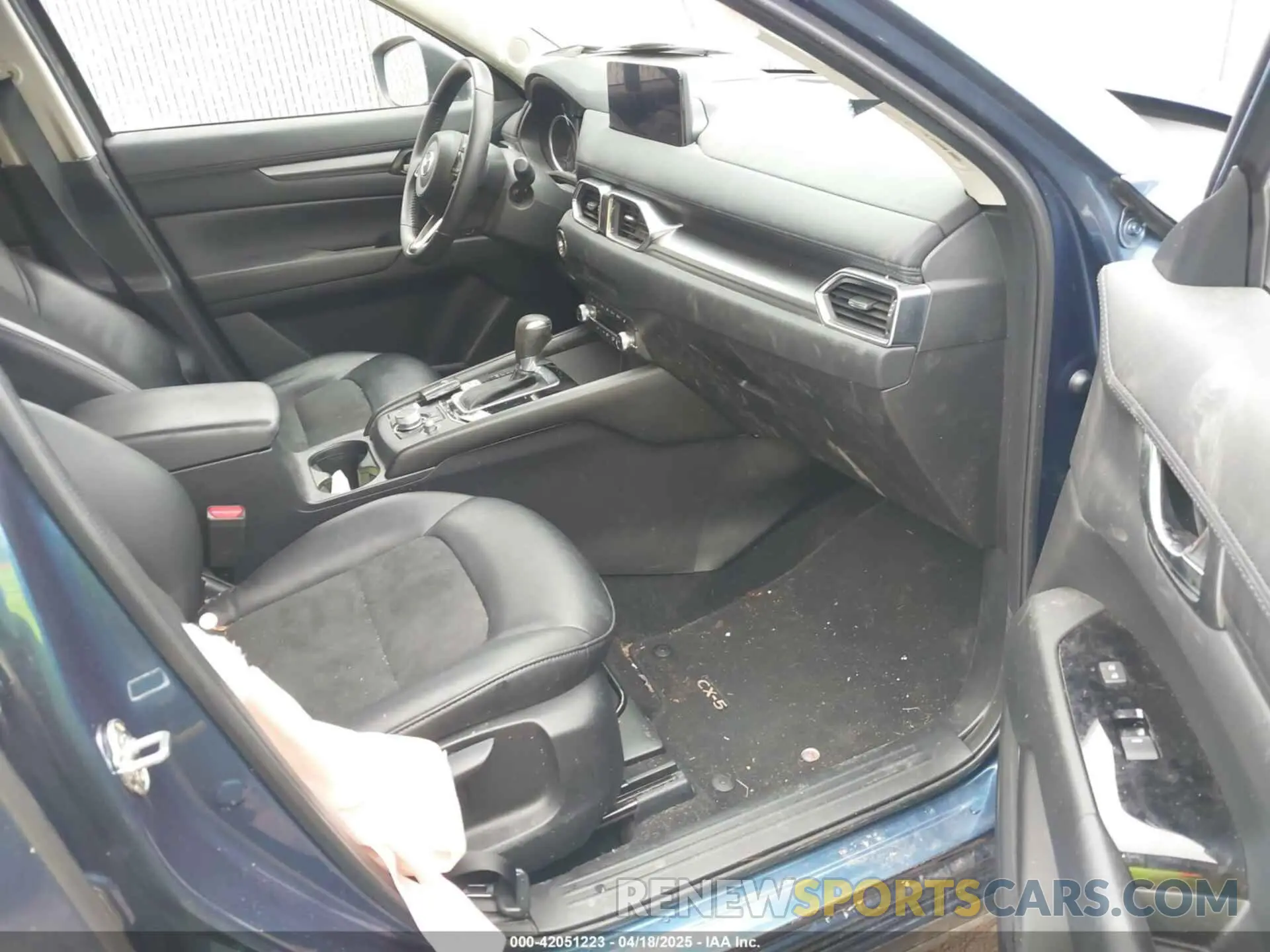 5 fotografías del automóvil dañado JM3KFBBM1P0274313 MAZDA CX-5 2023