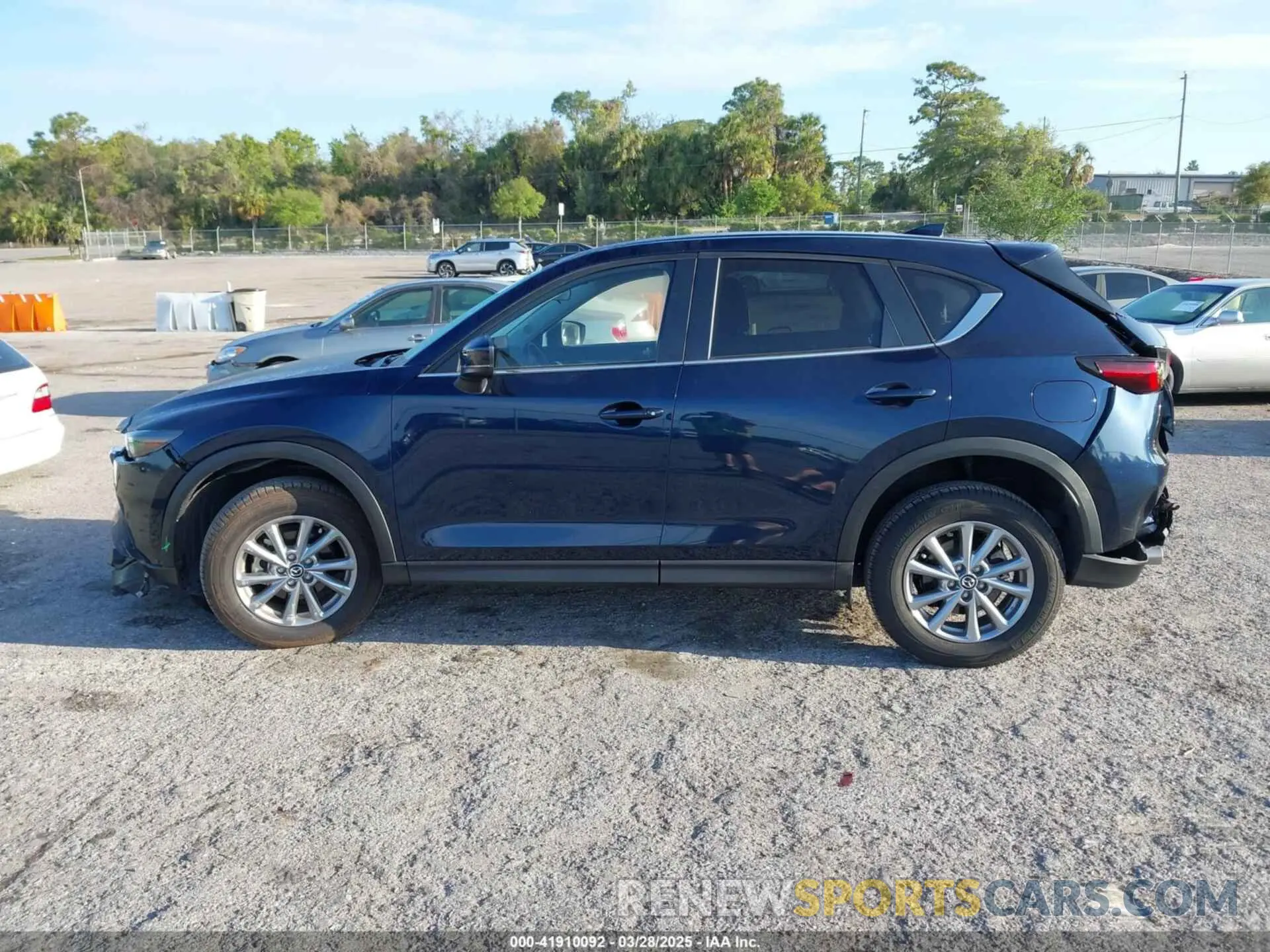 14 fotografías del automóvil dañado JM3KFBBM1P0284887 MAZDA CX-5 2023