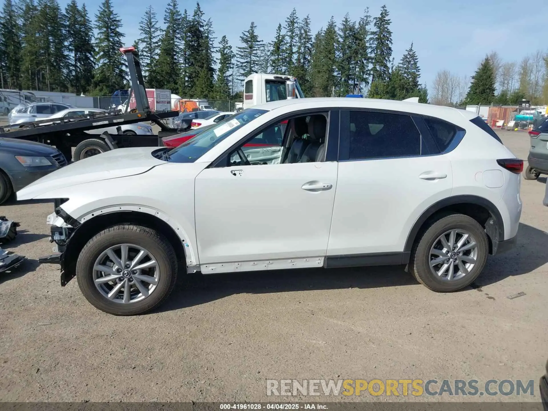 15 fotografías del automóvil dañado JM3KFBBM2P0178125 MAZDA CX-5 2023