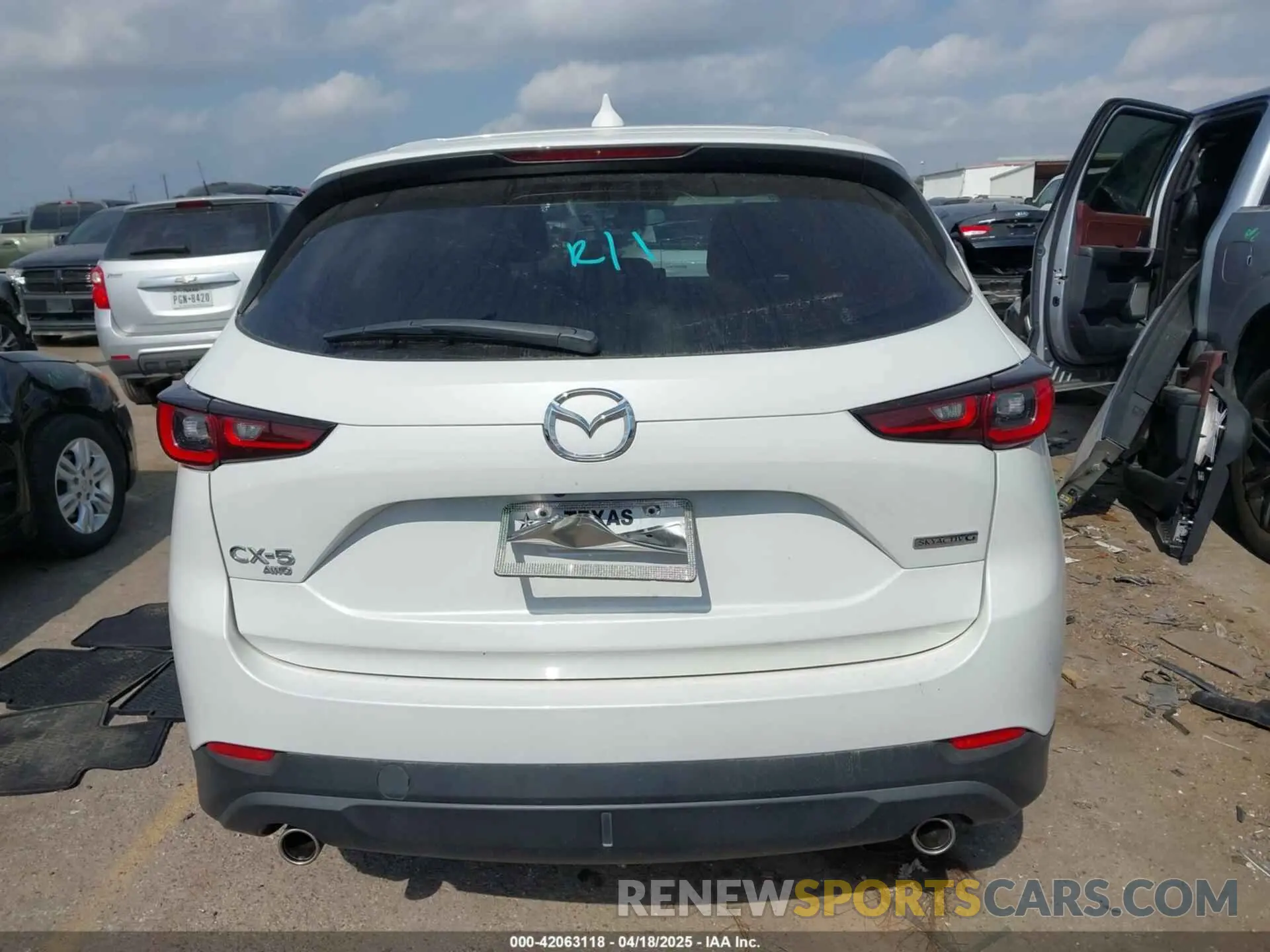16 fotografías del automóvil dañado JM3KFBBM4P0164680 MAZDA CX-5 2023