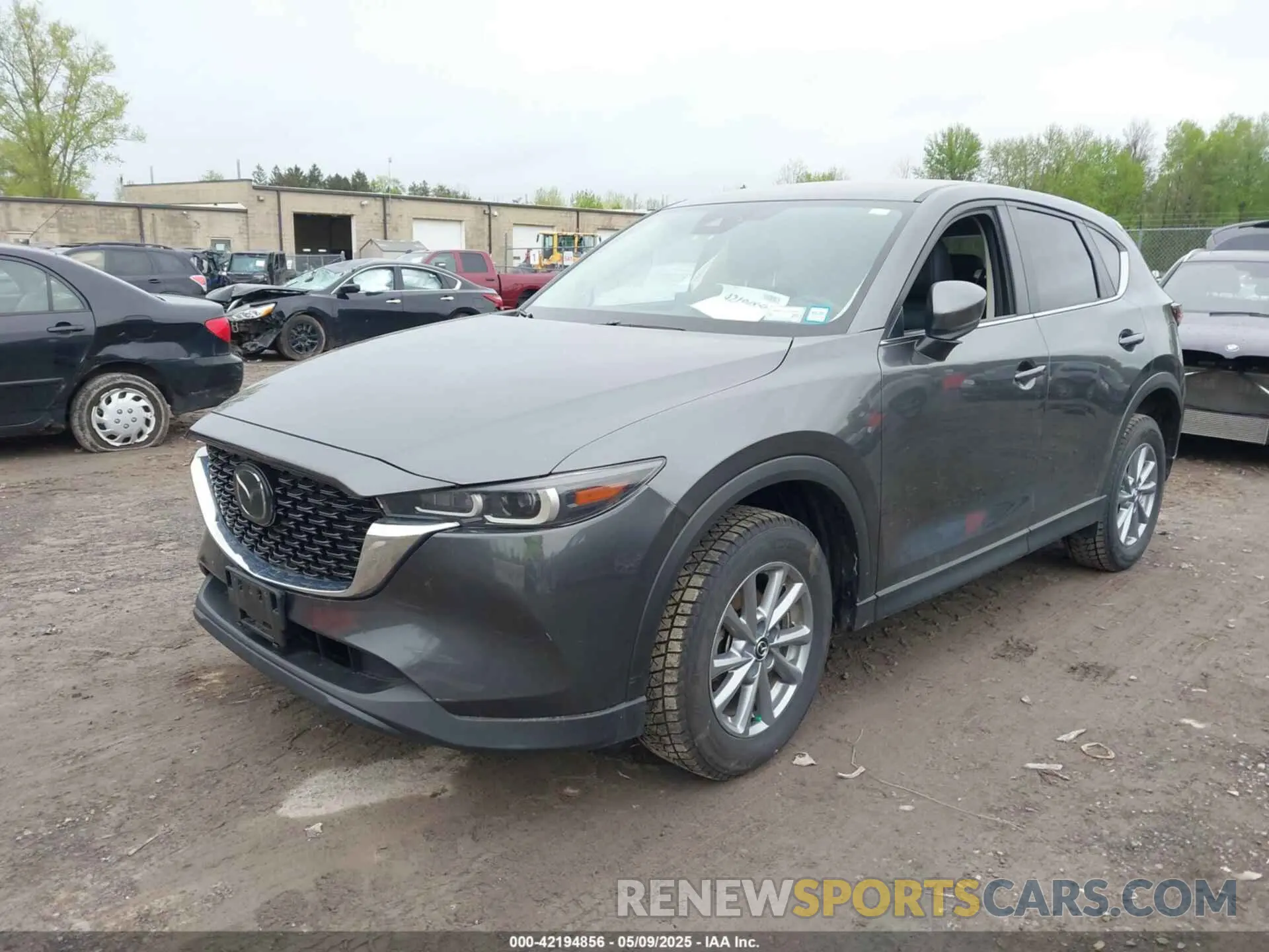 2 fotografías del automóvil dañado JM3KFBBM4P0228412 MAZDA CX-5 2023