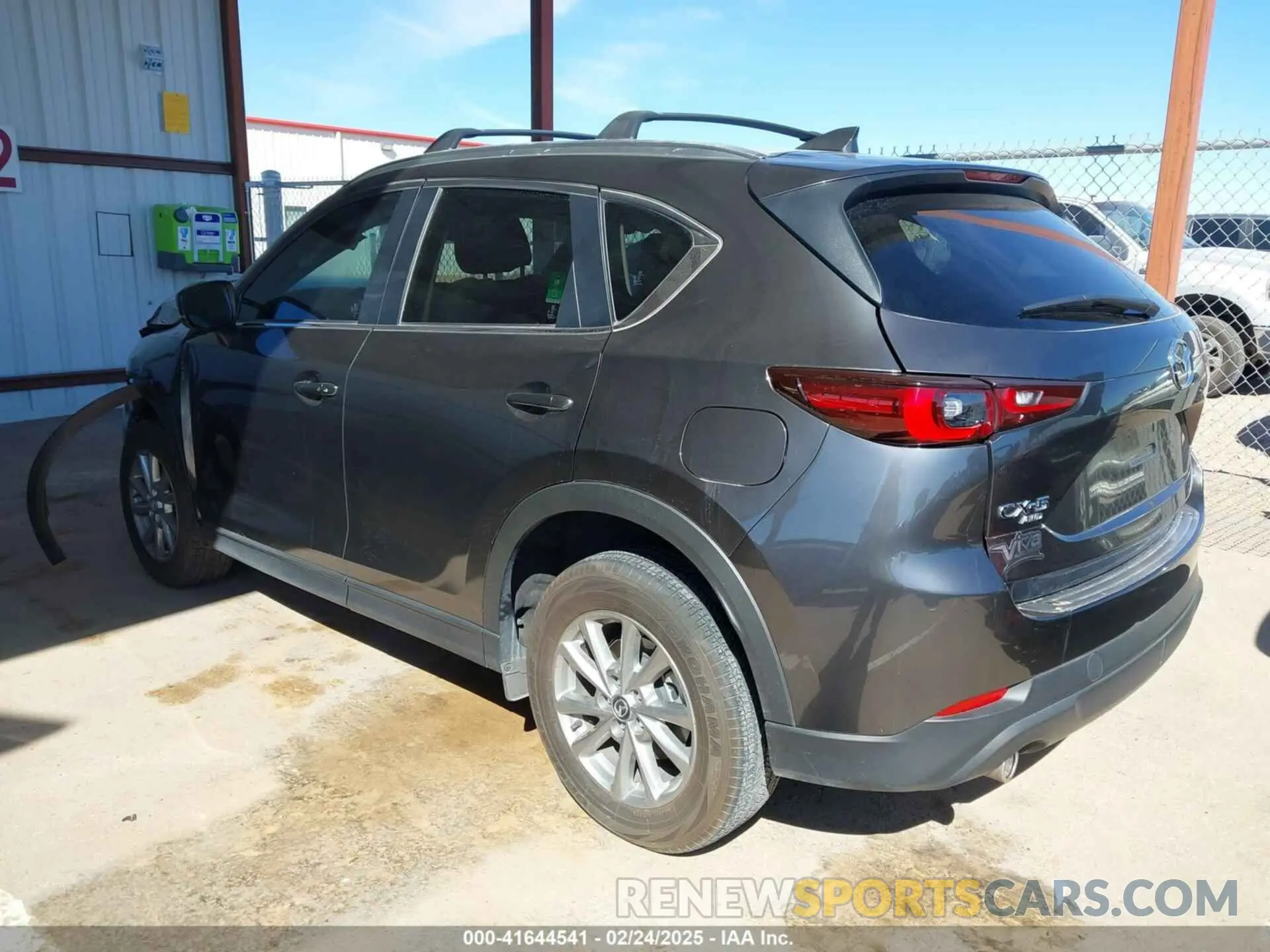 3 fotografías del automóvil dañado JM3KFBBM4P0291283 MAZDA CX-5 2023