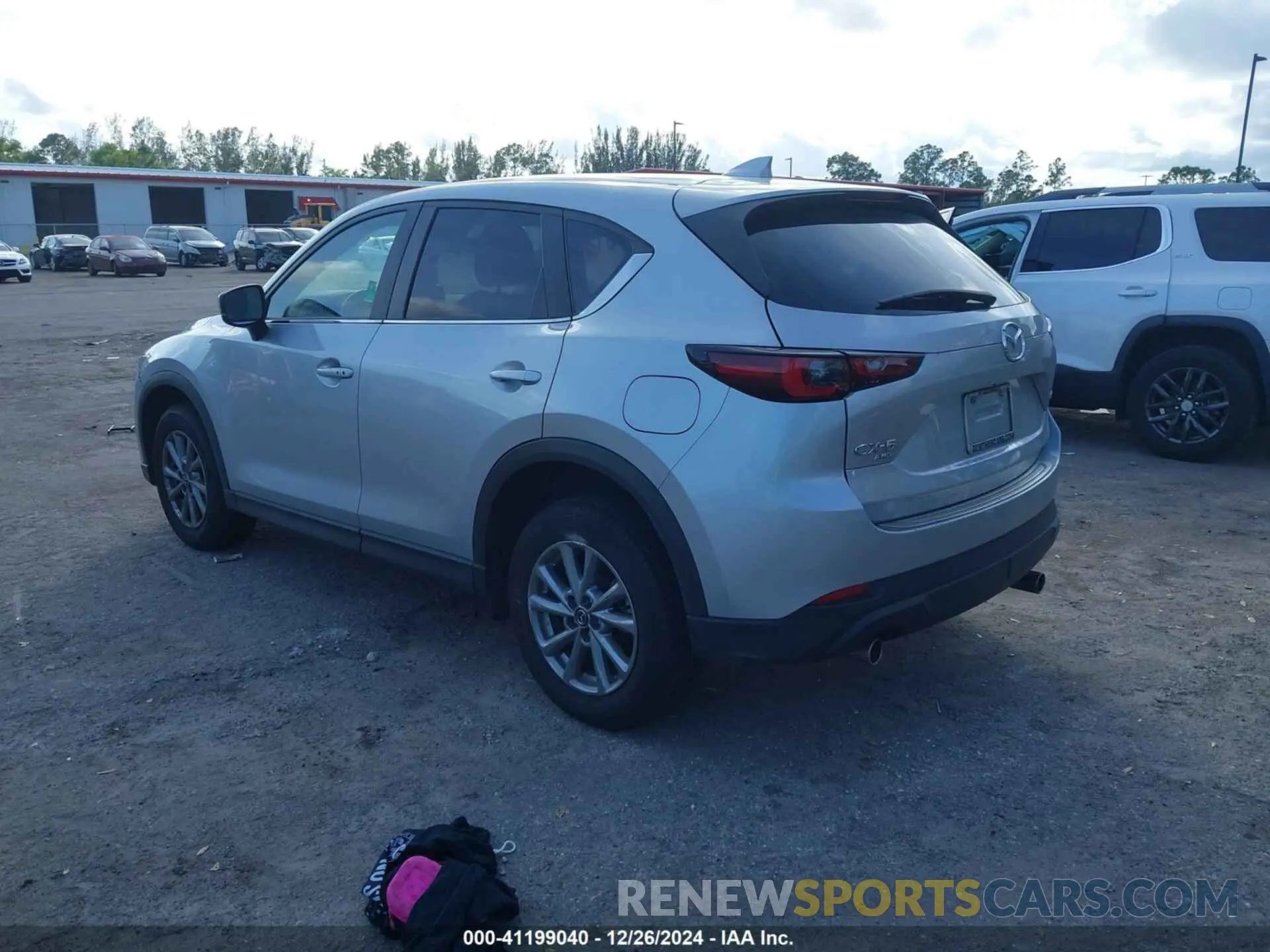 3 fotografías del automóvil dañado JM3KFBBM8P0219793 MAZDA CX-5 2023