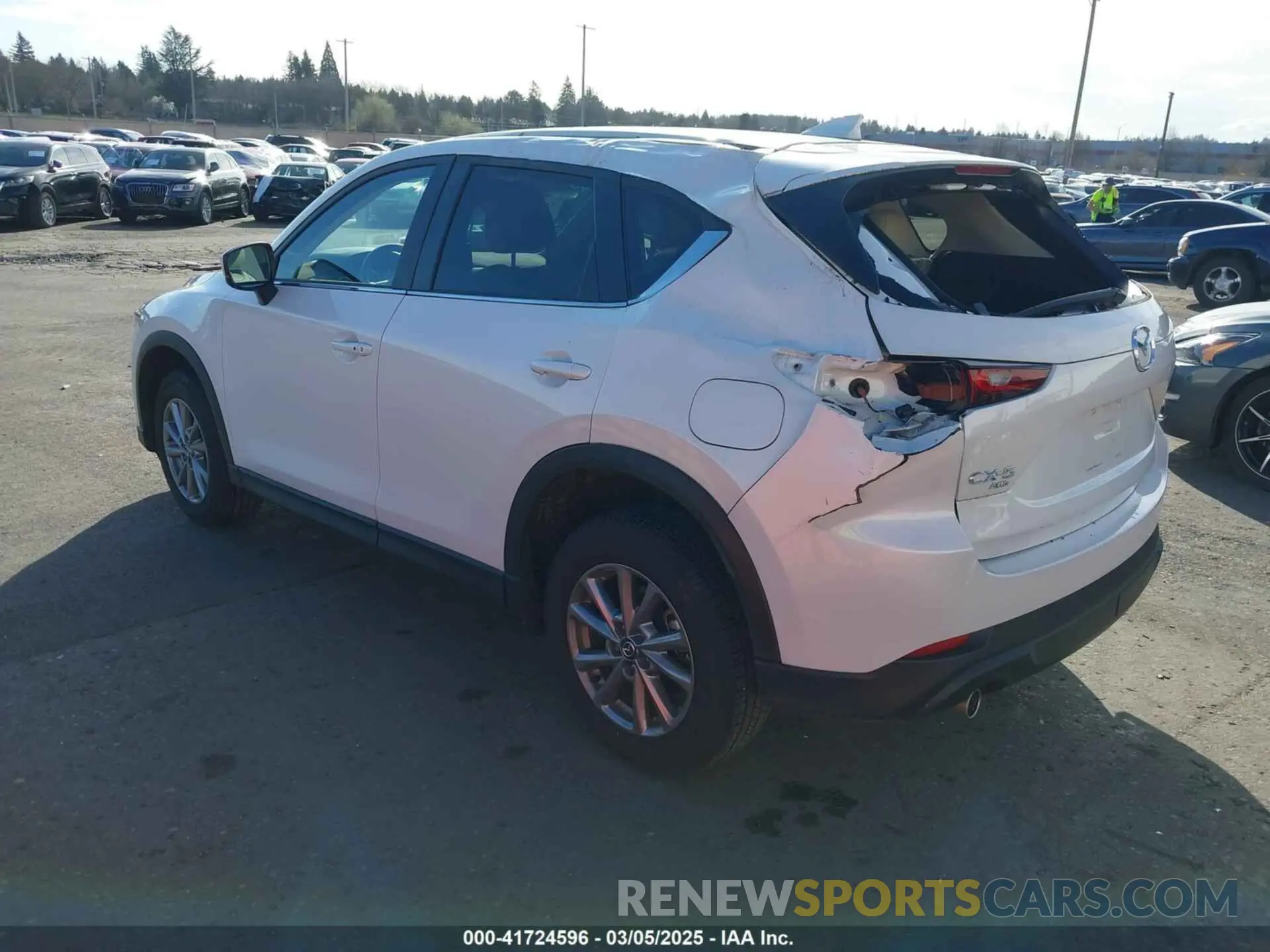 3 fotografías del automóvil dañado JM3KFBBM9P0142478 MAZDA CX-5 2023