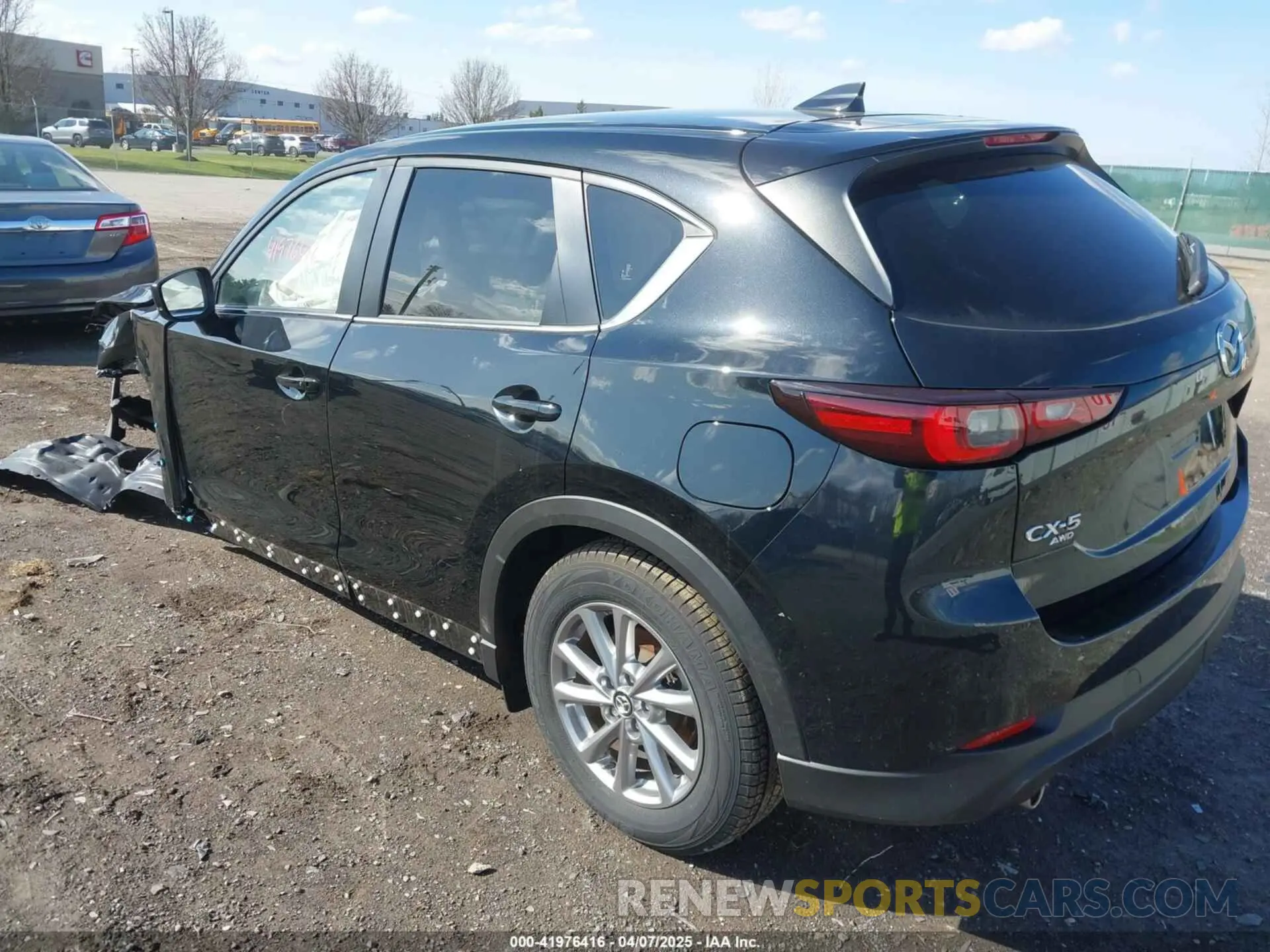 3 fotografías del automóvil dañado JM3KFBBMXP0149150 MAZDA CX-5 2023