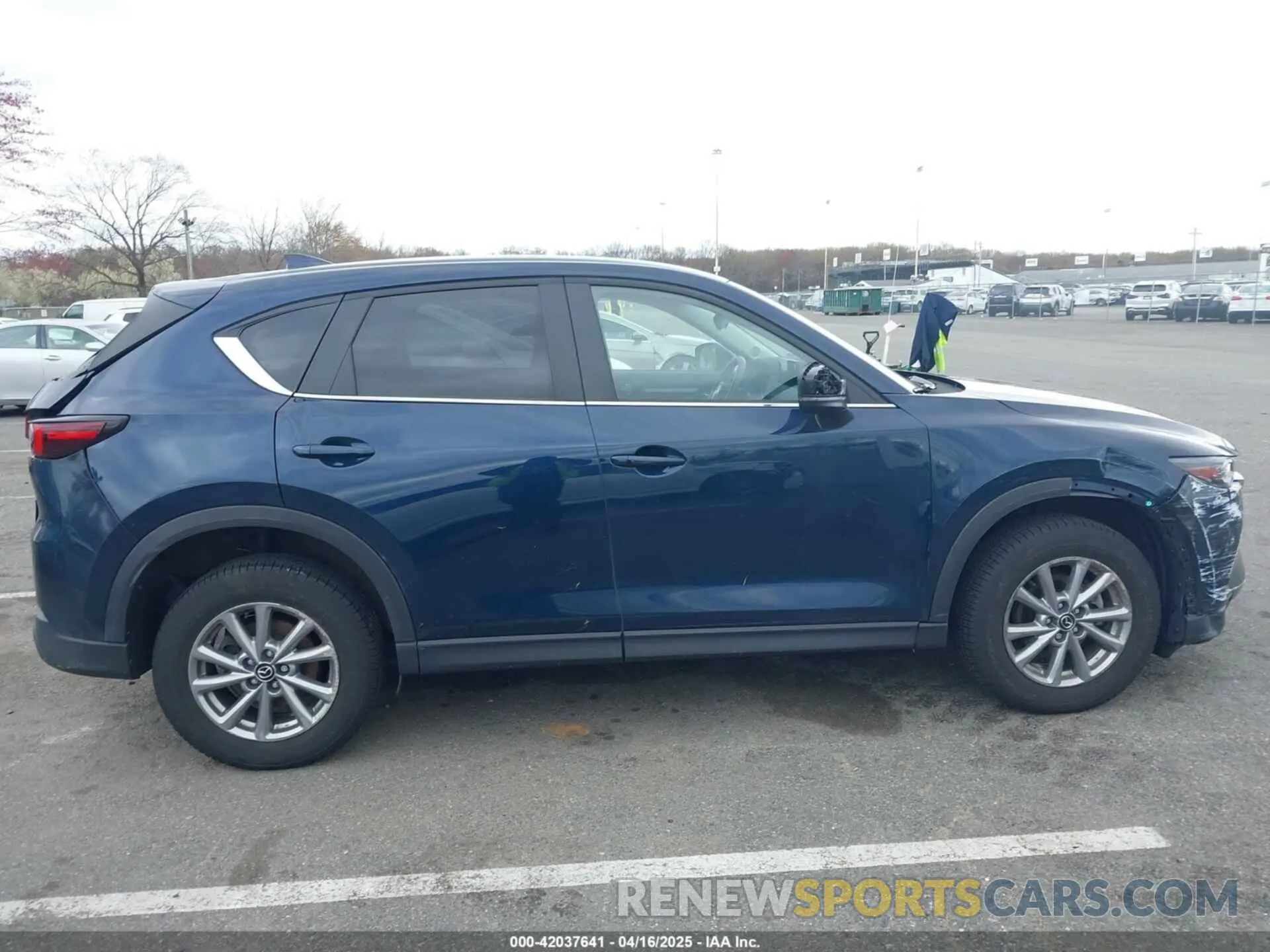 13 fotografías del automóvil dañado JM3KFBBMXP0195884 MAZDA CX-5 2023