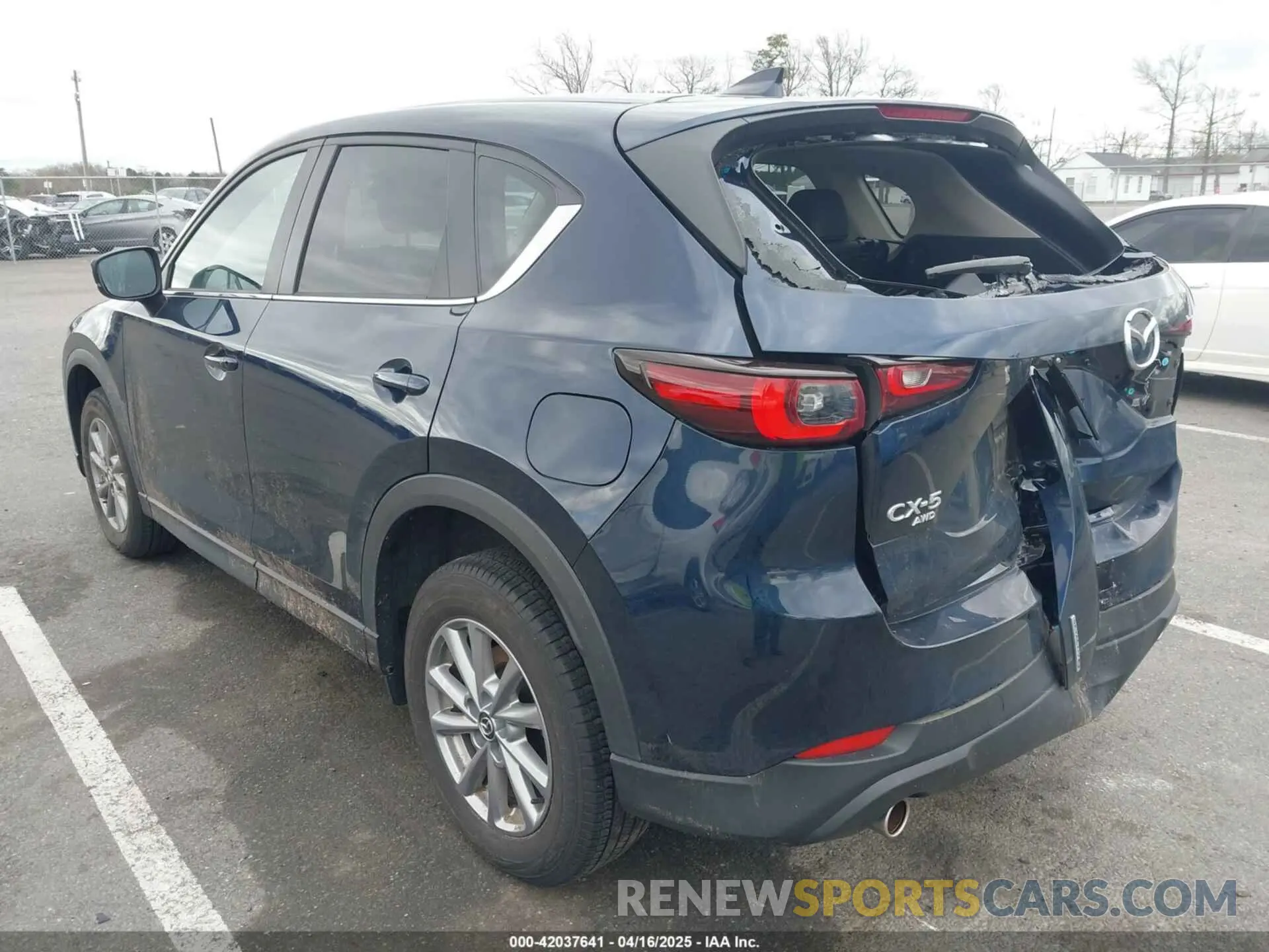 3 fotografías del automóvil dañado JM3KFBBMXP0195884 MAZDA CX-5 2023