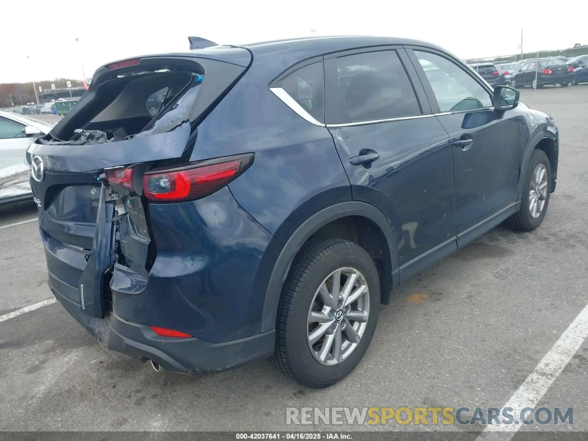4 fotografías del automóvil dañado JM3KFBBMXP0195884 MAZDA CX-5 2023