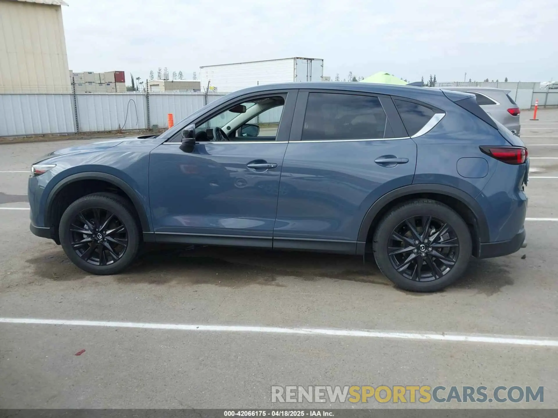 14 fotografías del automóvil dañado JM3KFBCM0P0255265 MAZDA CX-5 2023