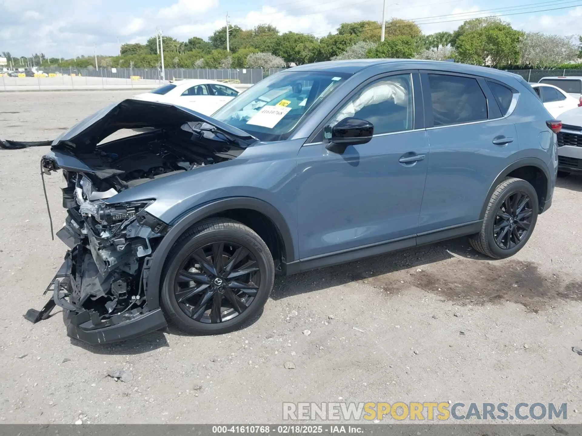 2 fotografías del automóvil dañado JM3KFBCM1P0106881 MAZDA CX-5 2023