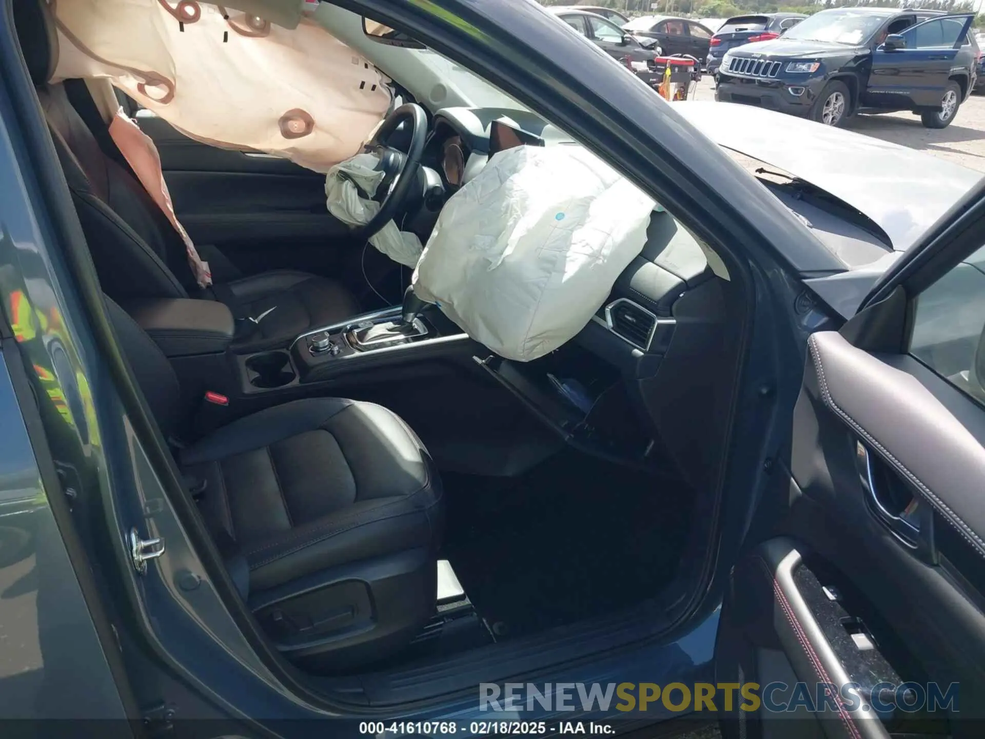 5 fotografías del automóvil dañado JM3KFBCM1P0106881 MAZDA CX-5 2023