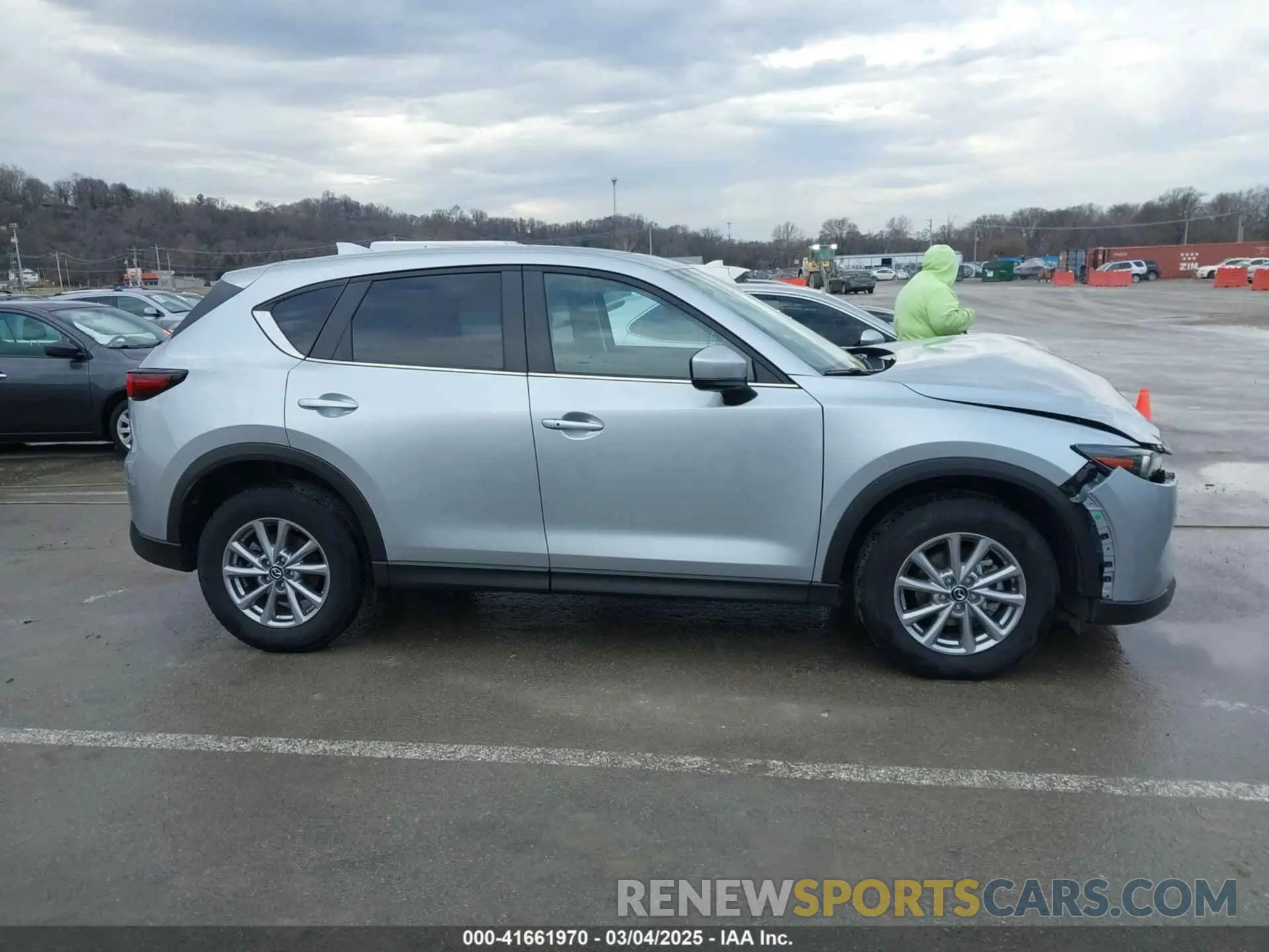 13 fotografías del automóvil dañado JM3KFBCM1P0131070 MAZDA CX-5 2023