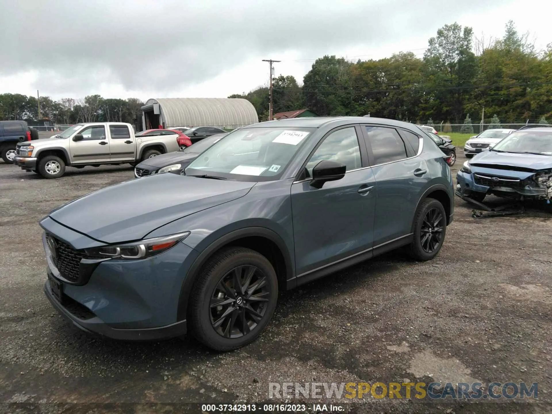 2 fotografías del automóvil dañado JM3KFBCM1P0209900 MAZDA CX-5 2023