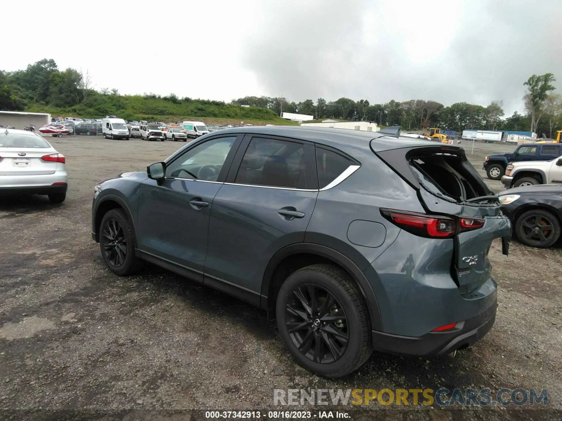 3 fotografías del automóvil dañado JM3KFBCM1P0209900 MAZDA CX-5 2023