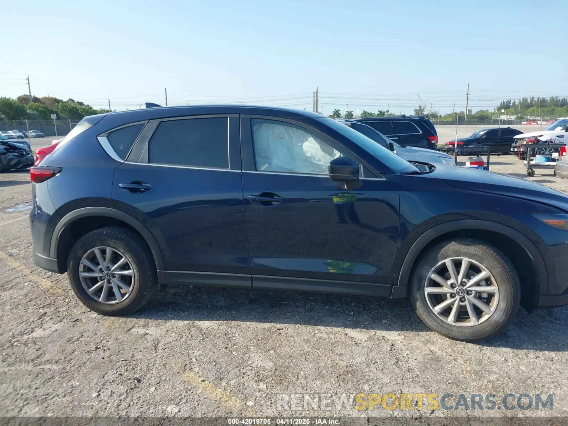 13 fotografías del automóvil dañado JM3KFBCM1P0244646 MAZDA CX-5 2023